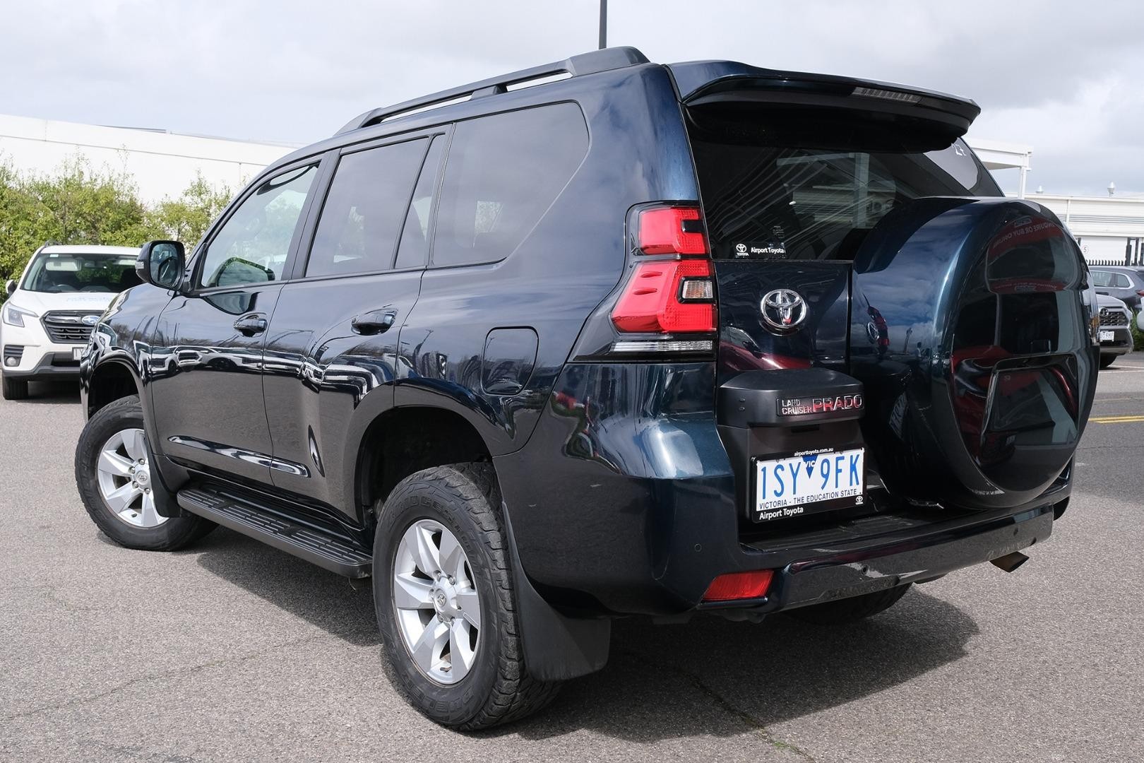 Toyota Landcruiser Prado image 4