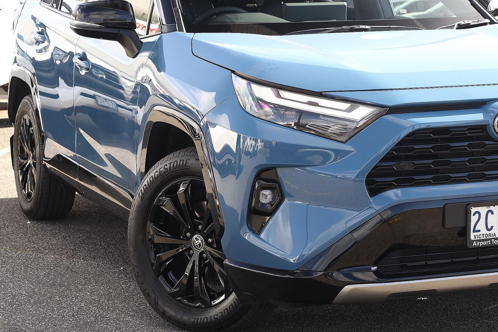 Toyota Rav4 image 2