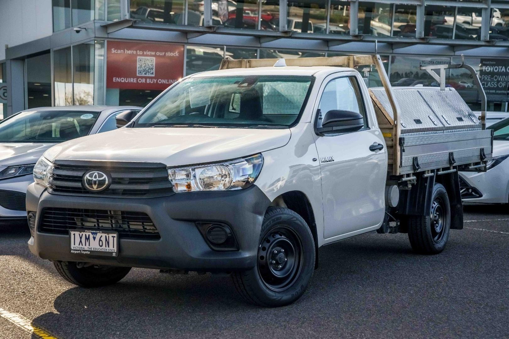 Toyota Hilux image 2