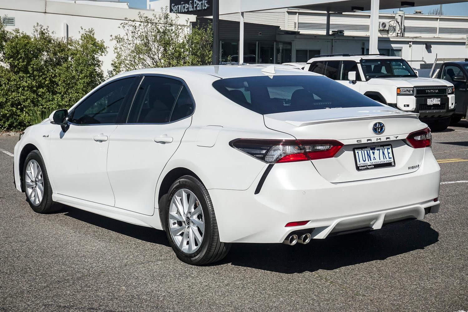 Toyota Camry image 2