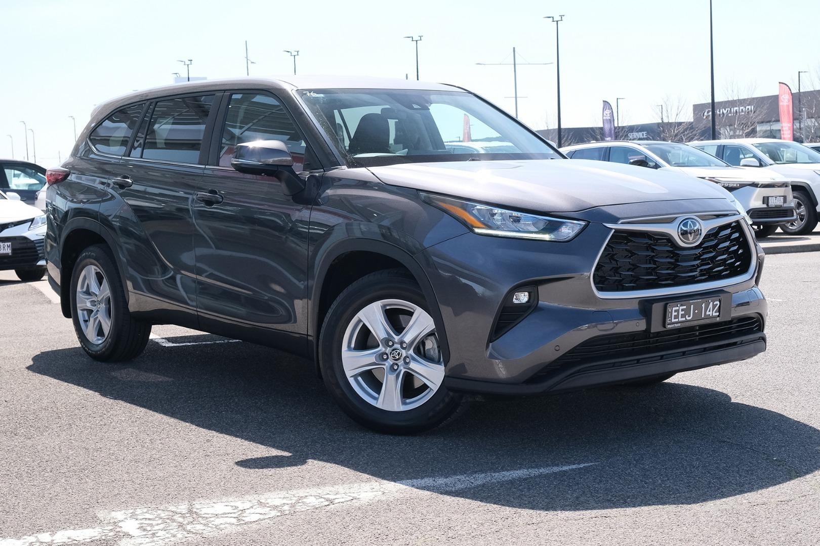 Toyota Kluger image 1