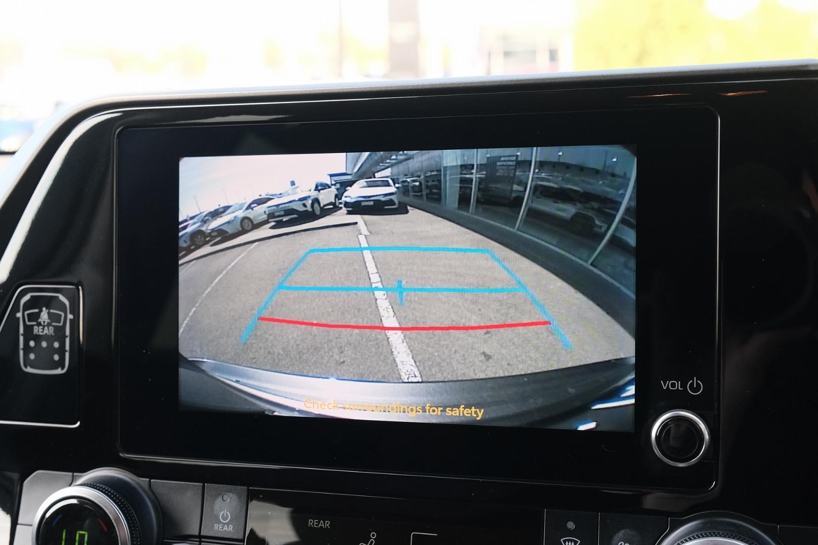 Toyota Kluger image 3