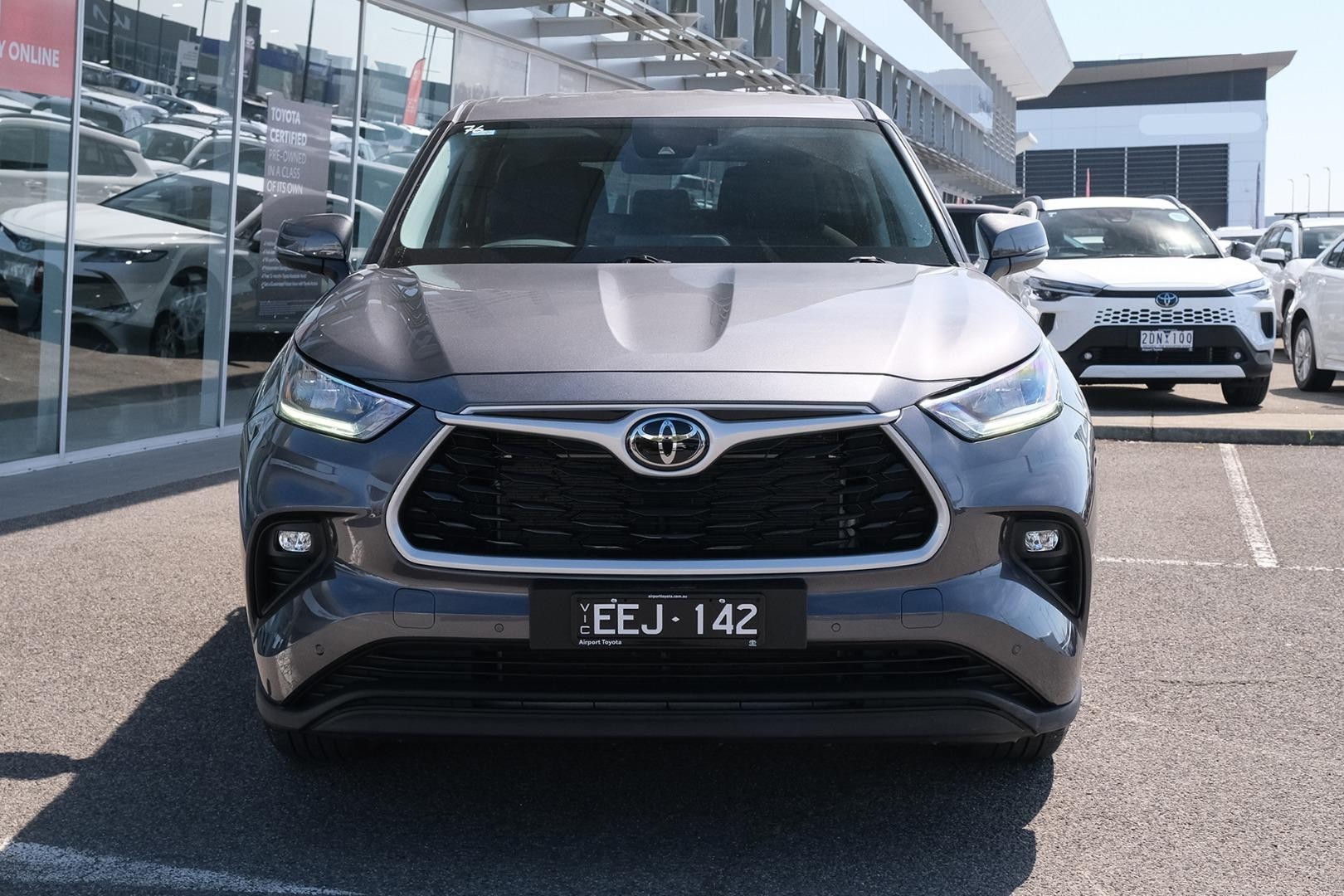 Toyota Kluger image 3