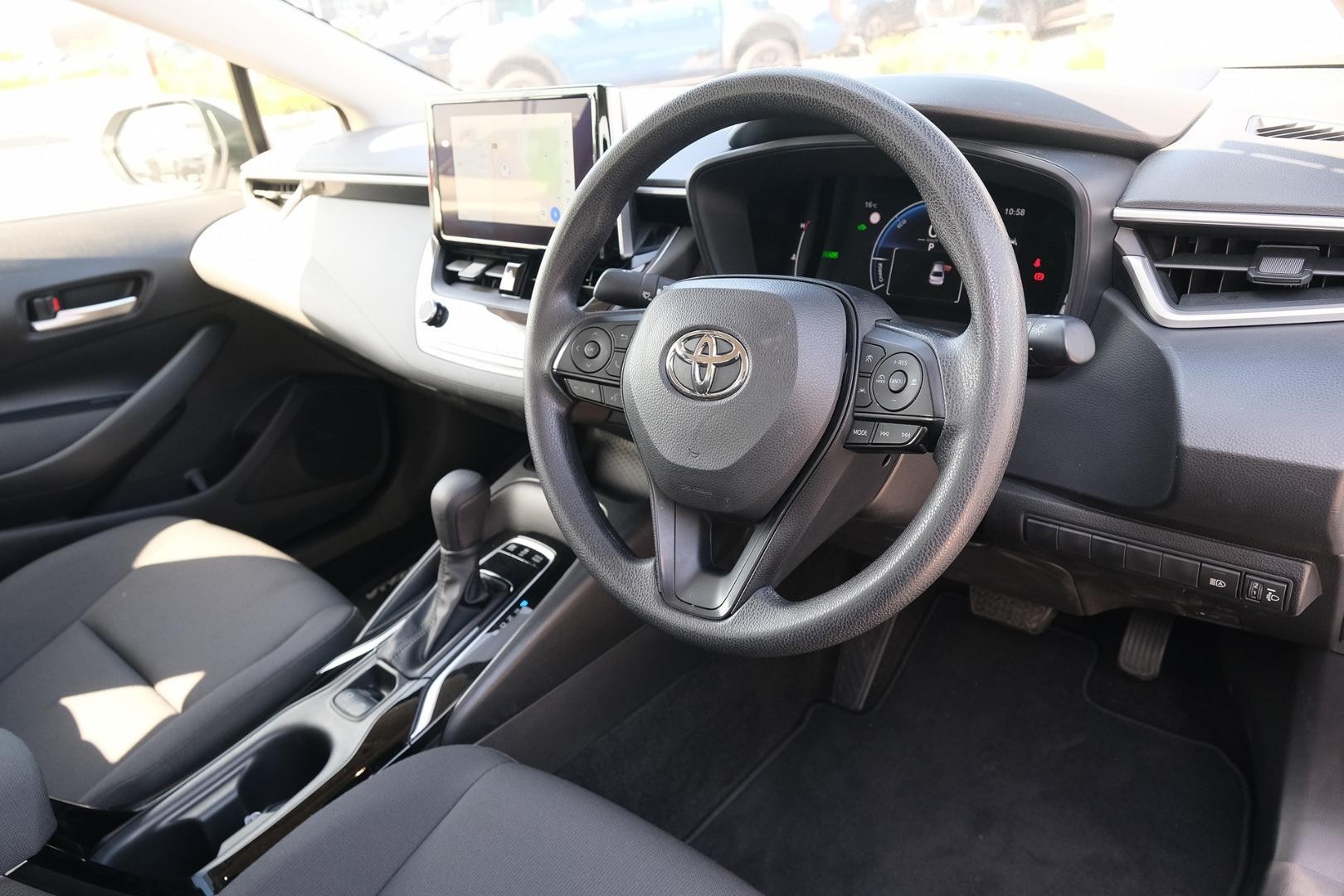 Toyota Corolla image 2