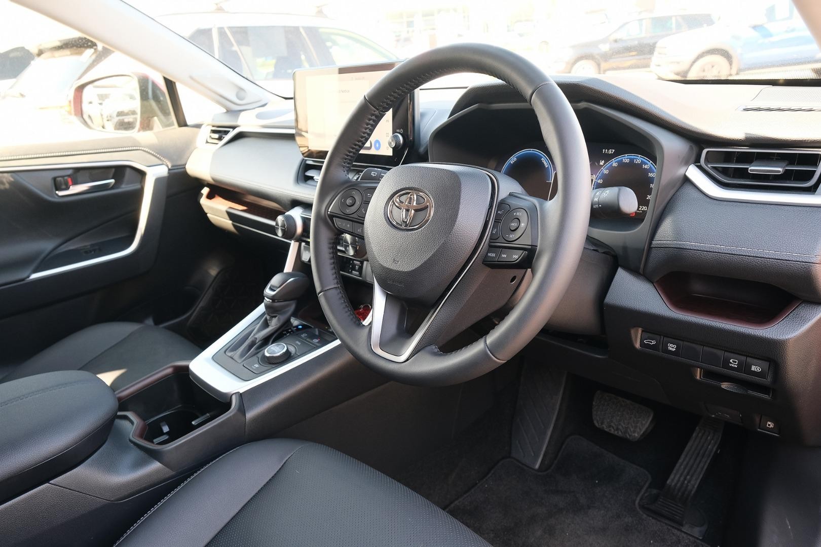 Toyota Rav4 image 2