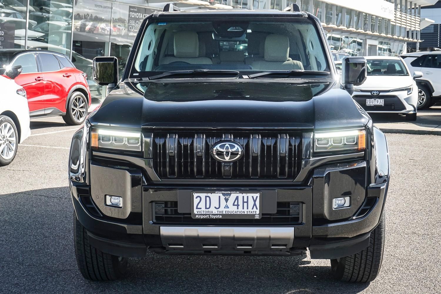 Toyota Landcruiser Prado image 2