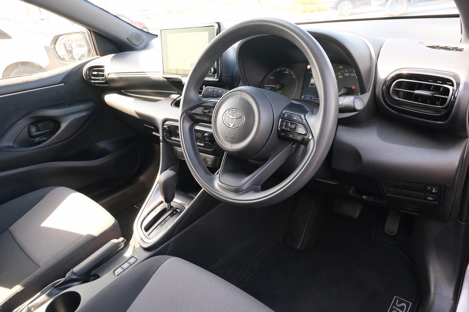 Toyota Yaris image 2