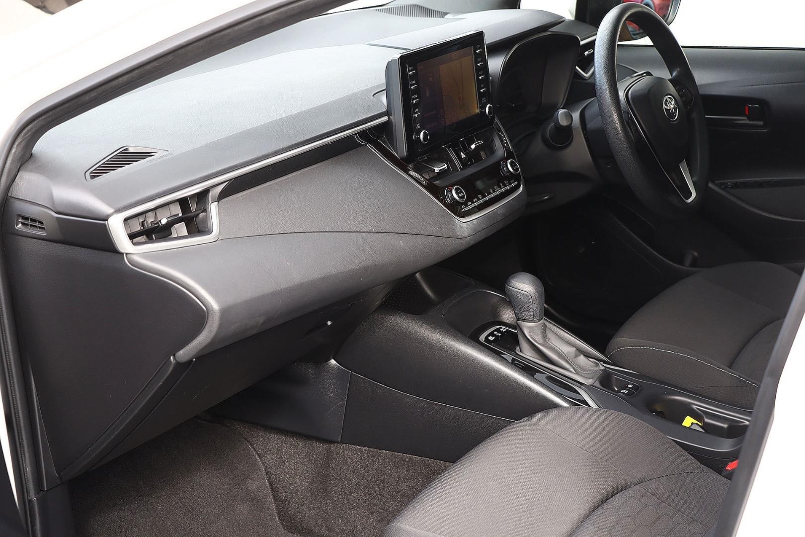 Toyota Corolla image 2