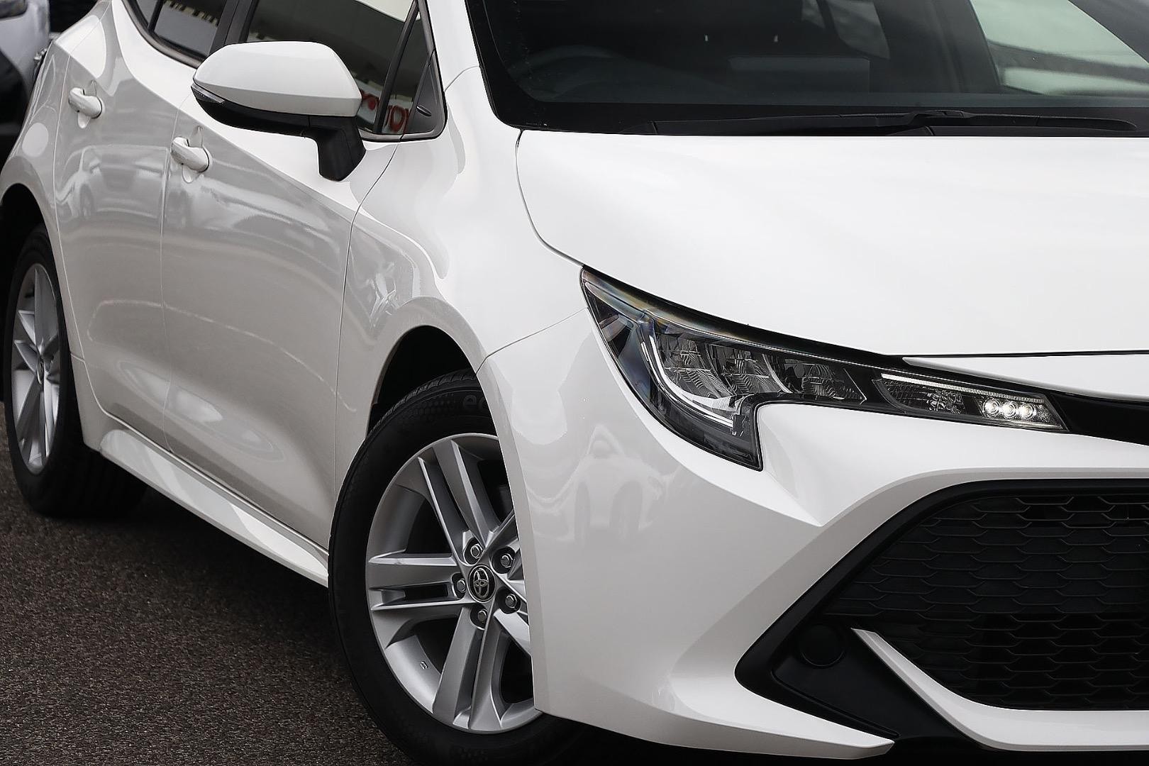 Toyota Corolla image 2