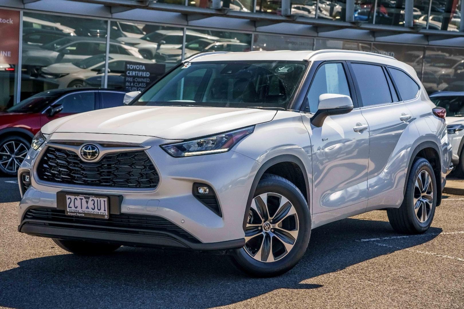 Toyota Kluger image 2