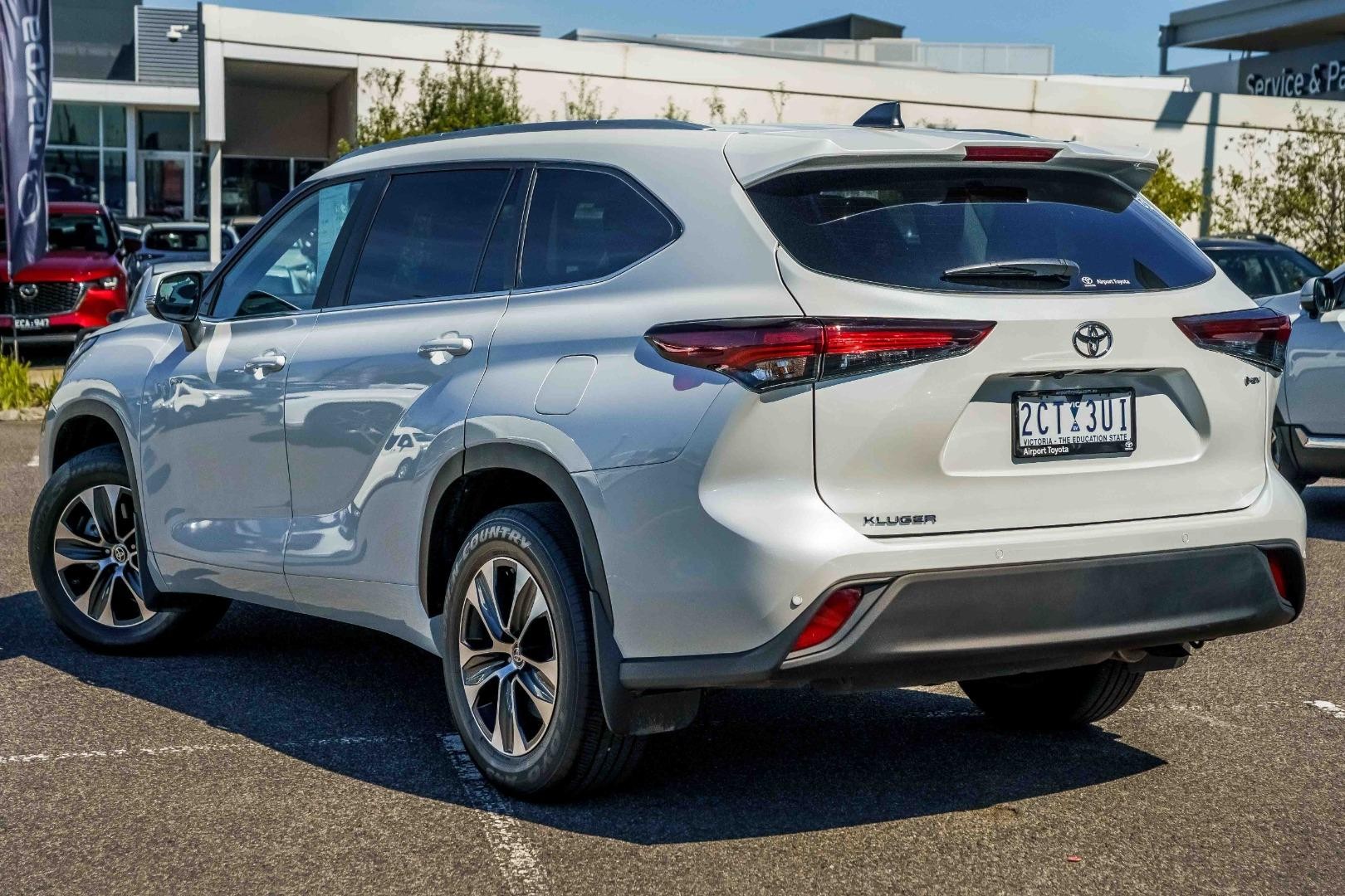Toyota Kluger image 4
