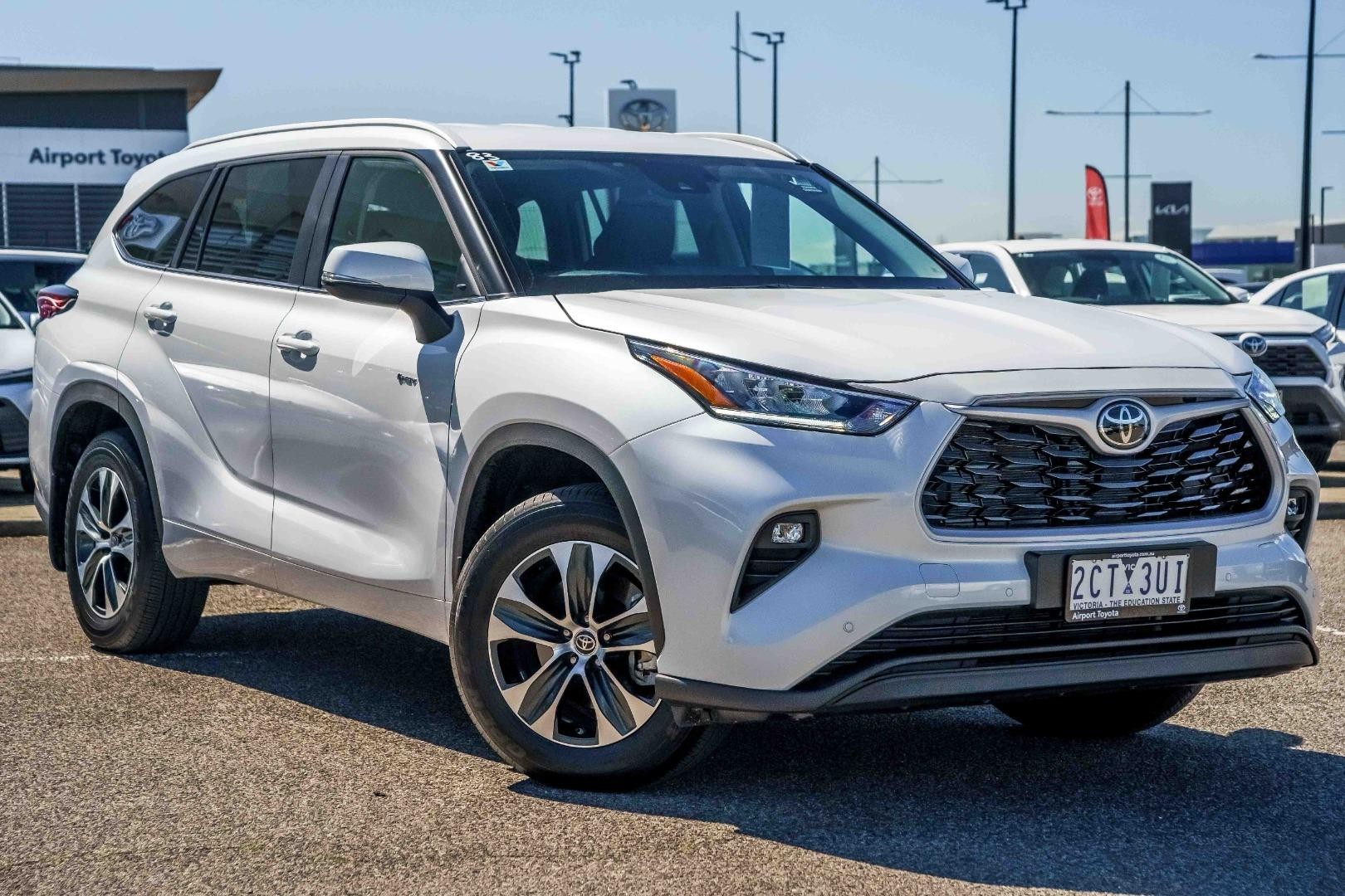 Toyota Kluger image 1