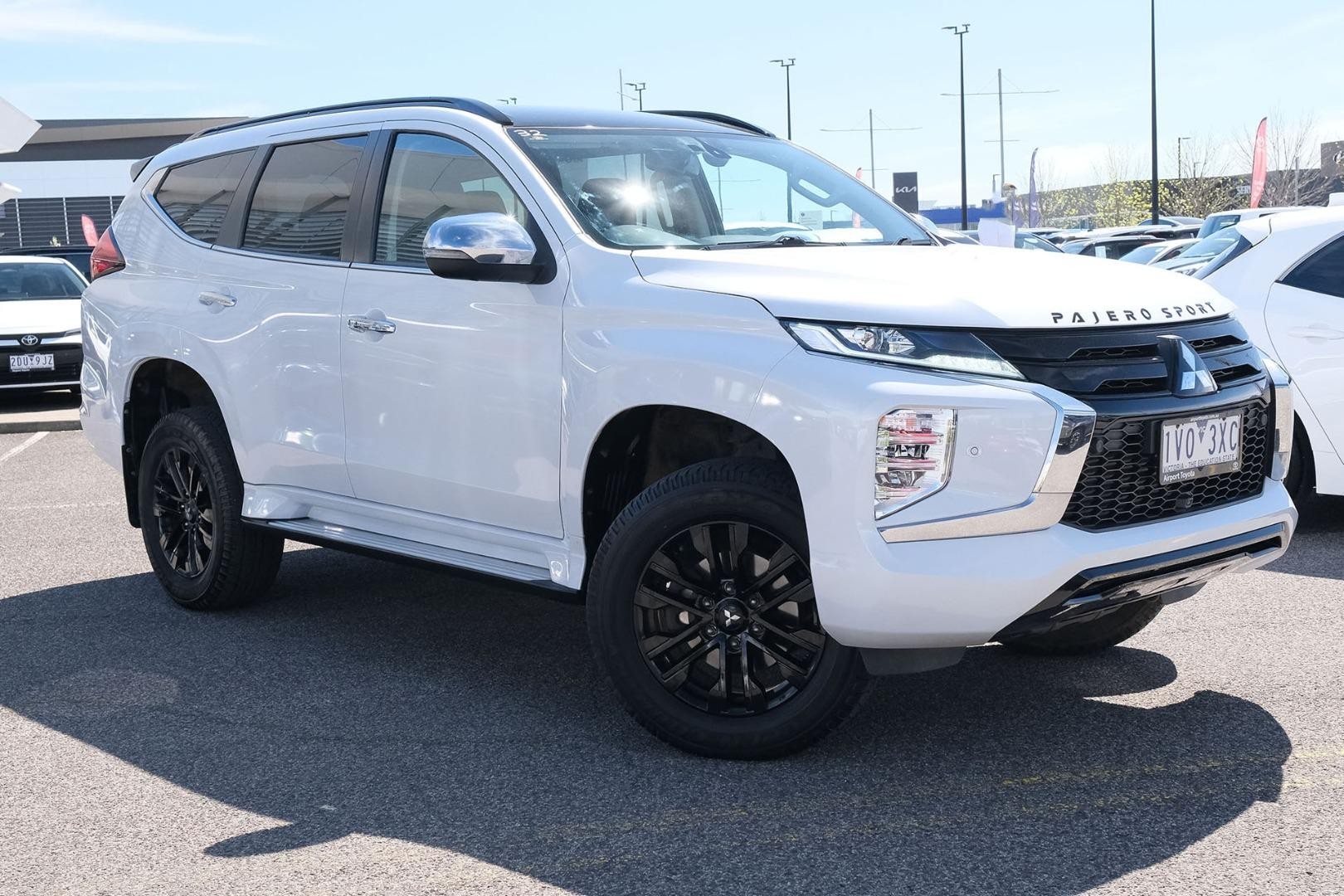 Mitsubishi Pajero Sport image 1