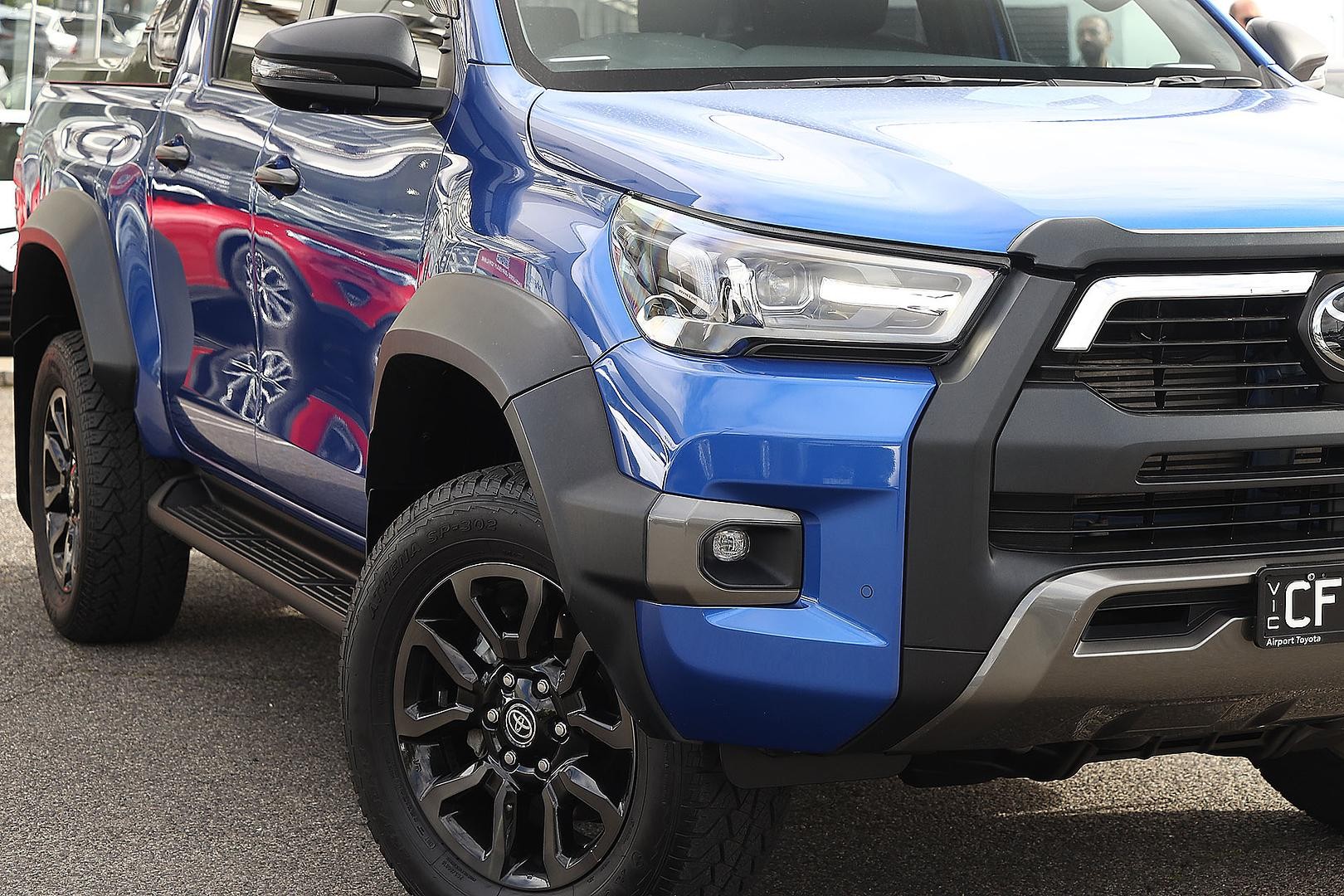 Toyota Hilux image 2