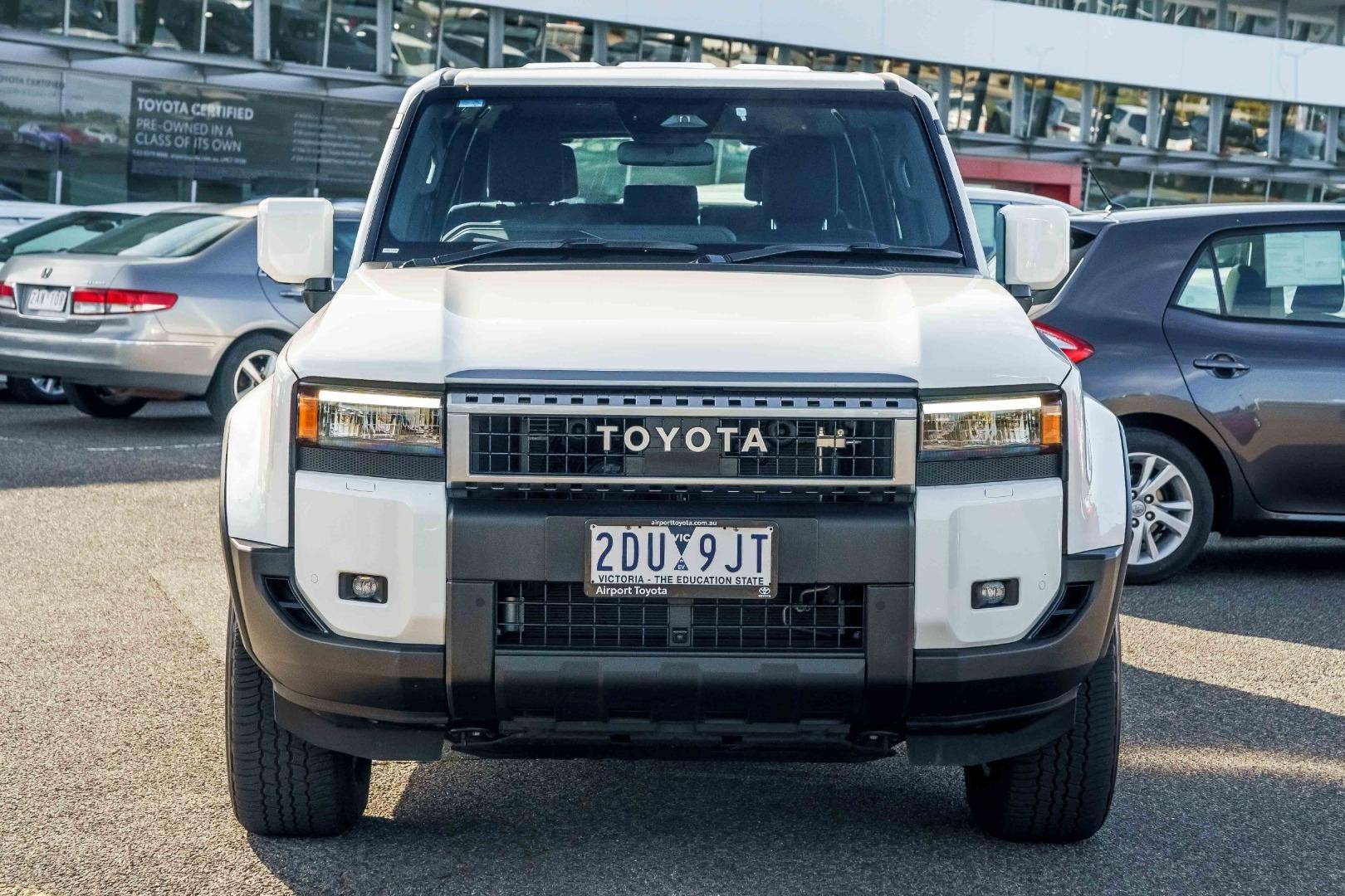 Toyota Landcruiser Prado image 4