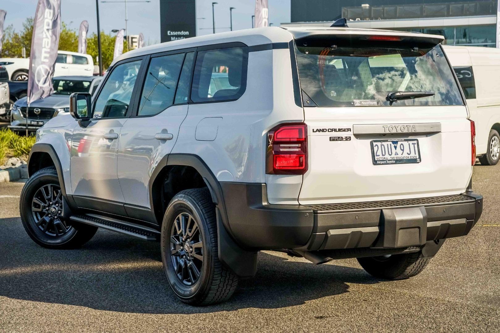 Toyota Landcruiser Prado image 3