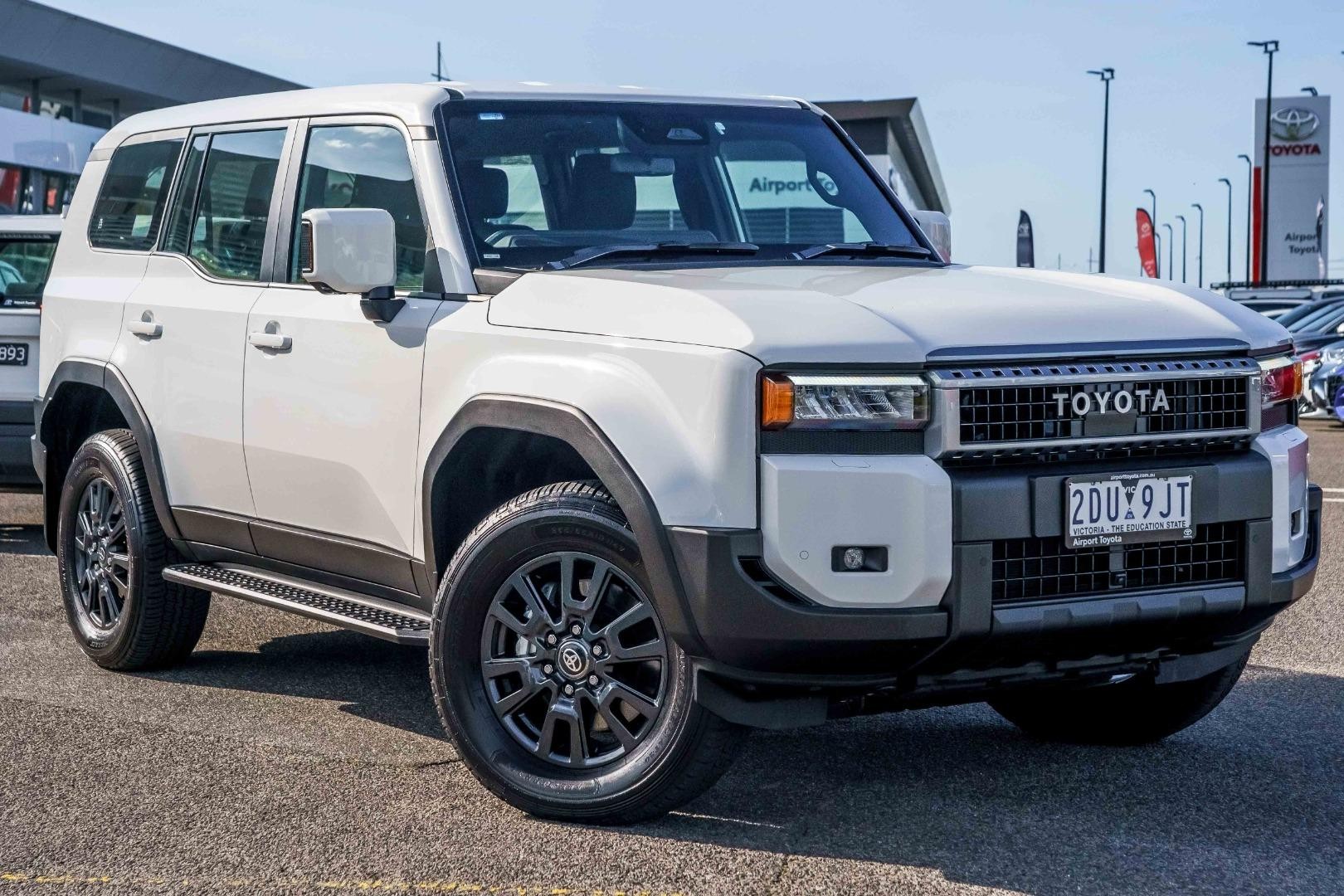 Toyota Landcruiser Prado image 1