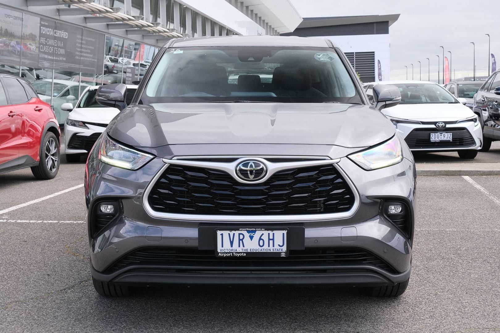 Toyota Kluger image 3