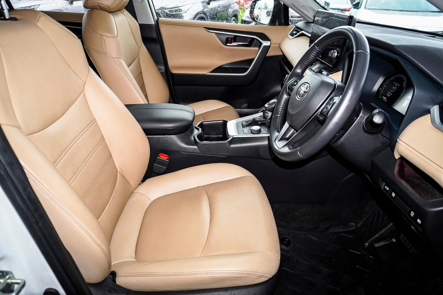 Toyota Rav4 image 3