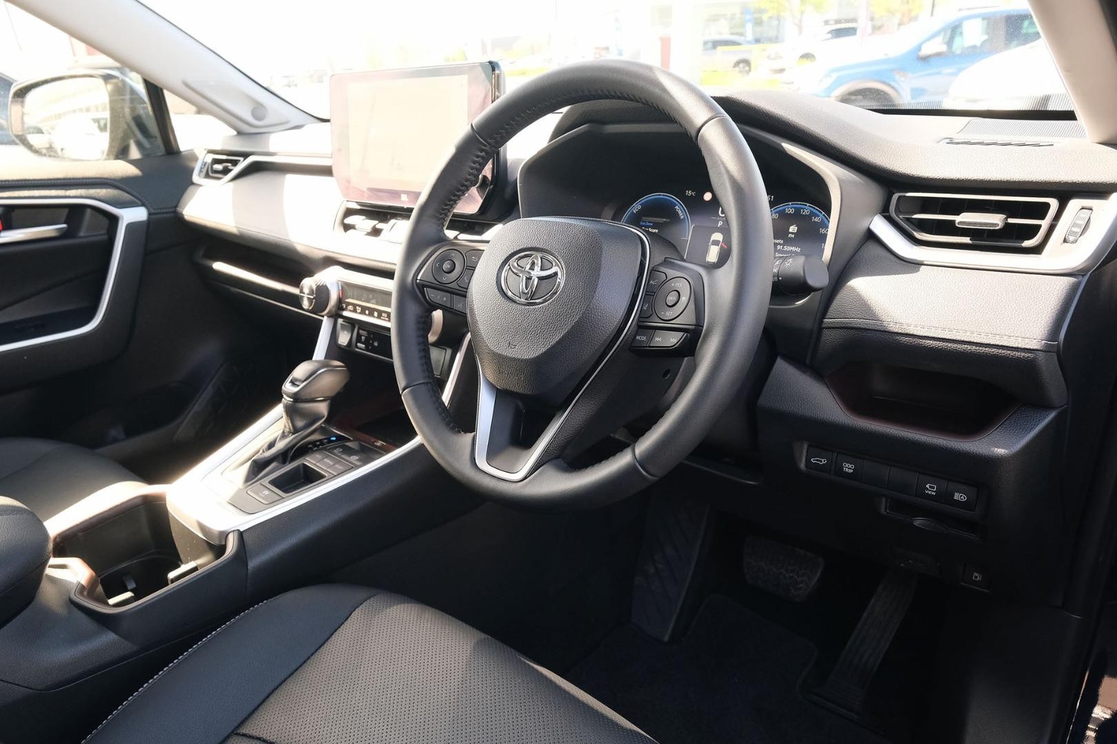 Toyota Rav4 image 2