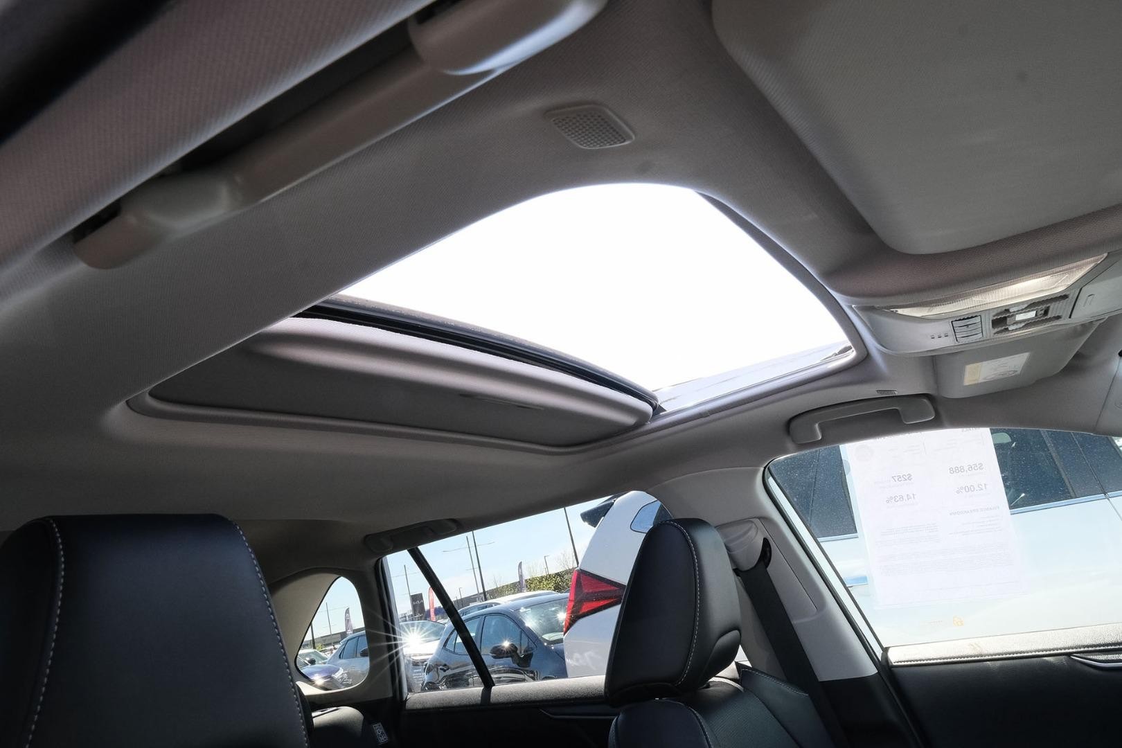 Toyota Rav4 image 2