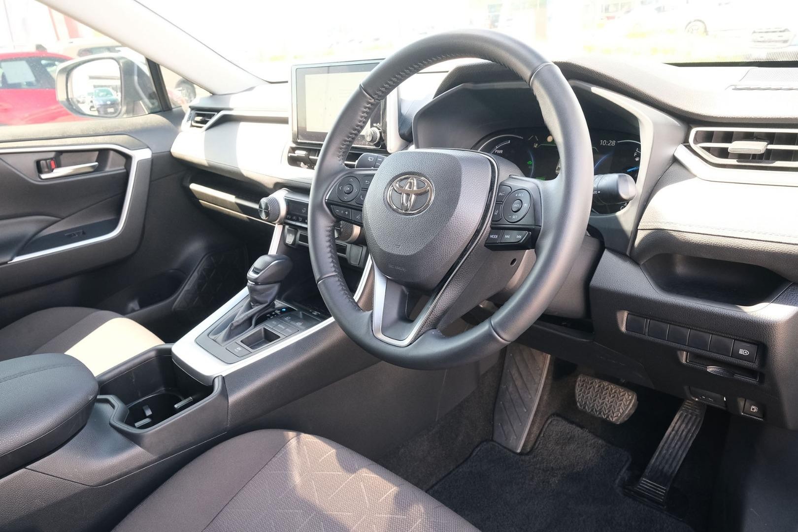 Toyota Rav4 image 2