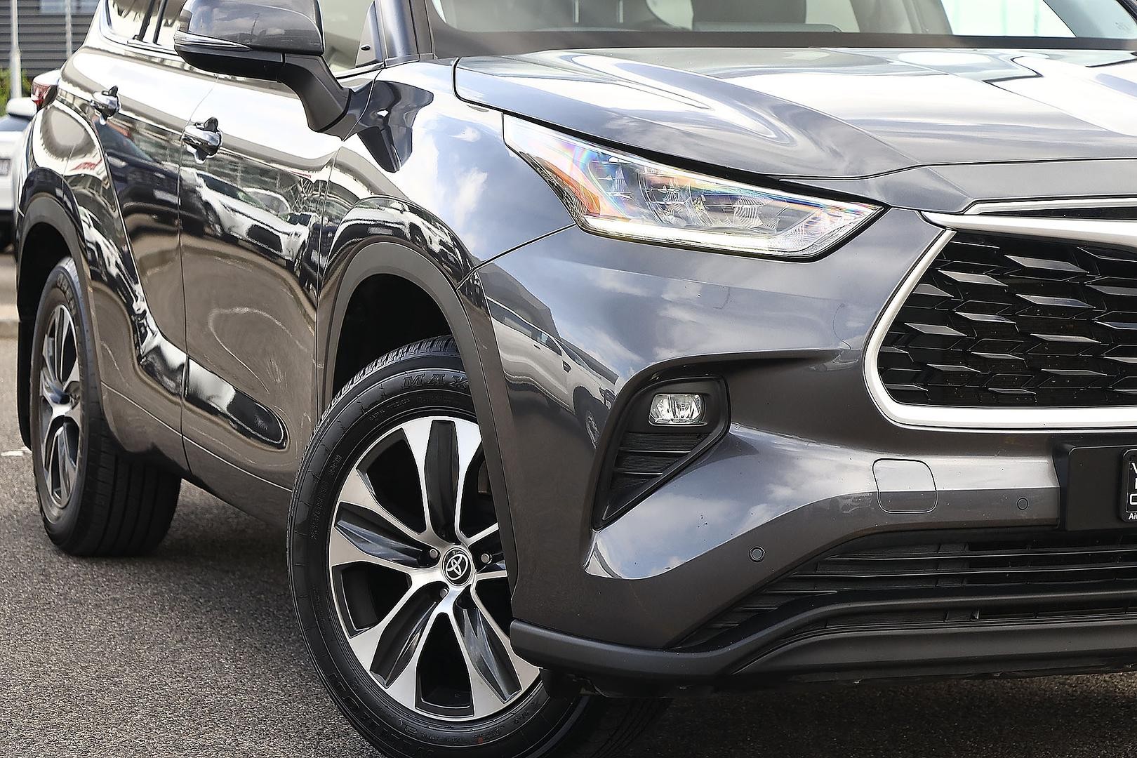 Toyota Kluger image 2