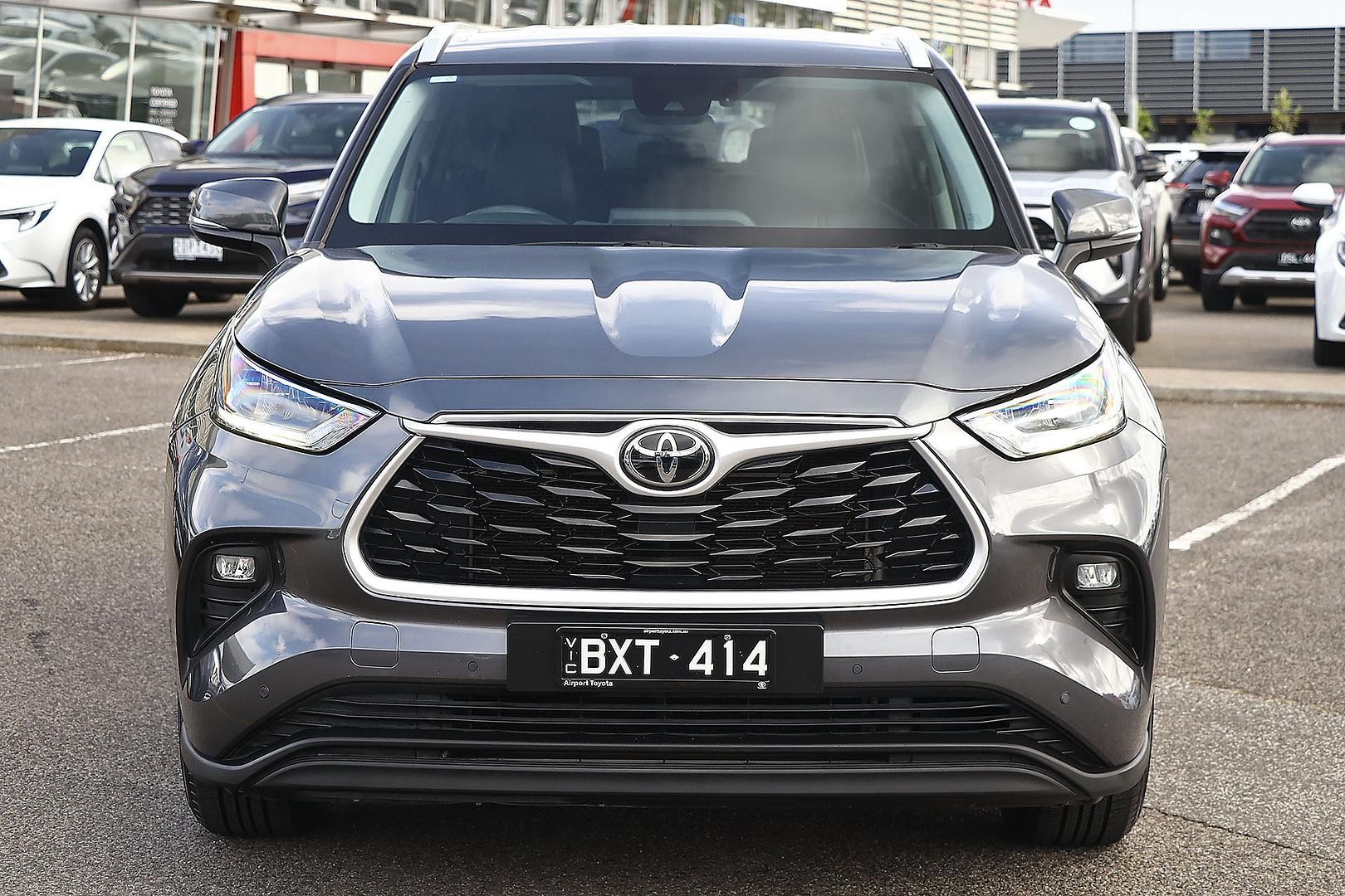 Toyota Kluger image 4