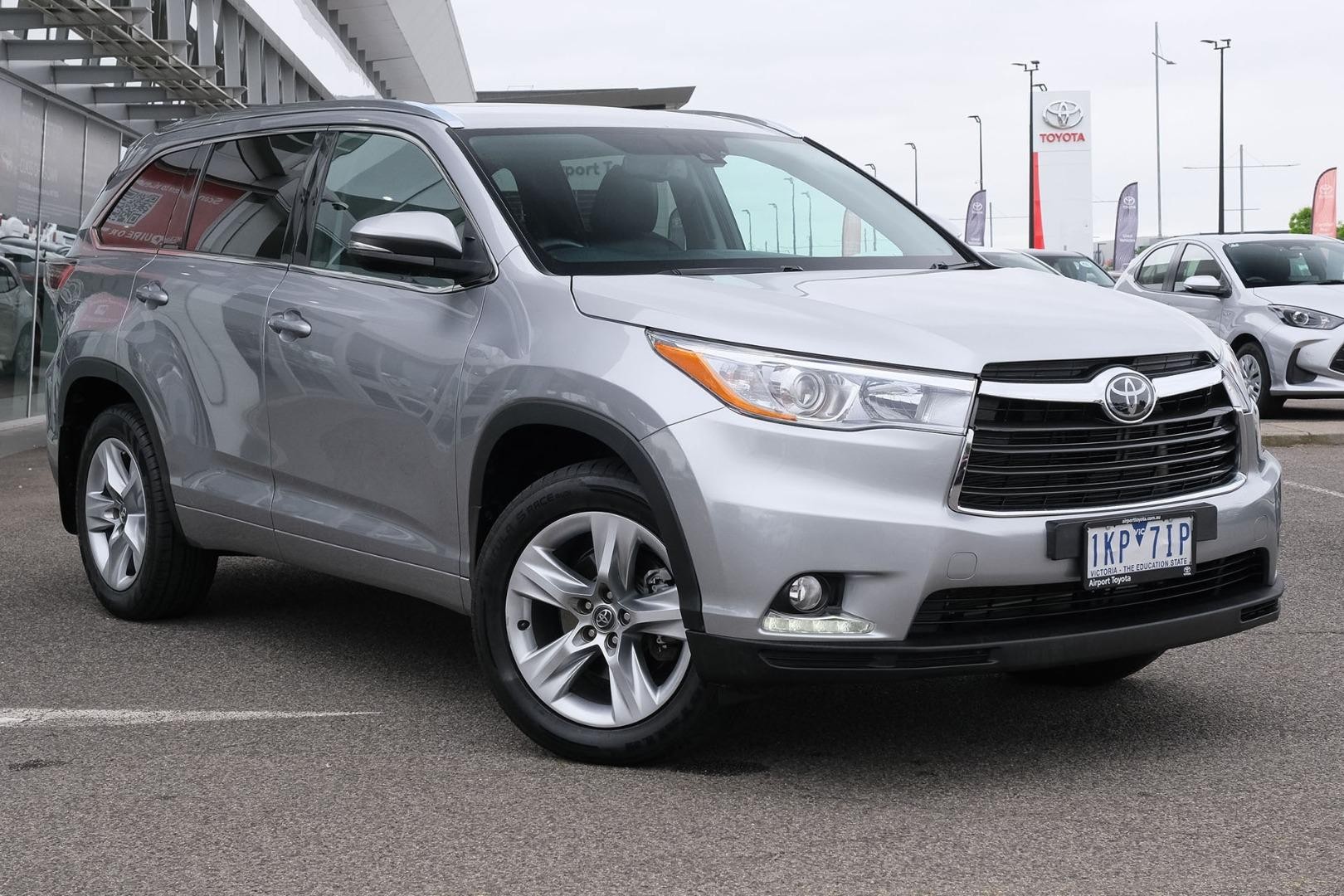 Toyota Kluger image 1