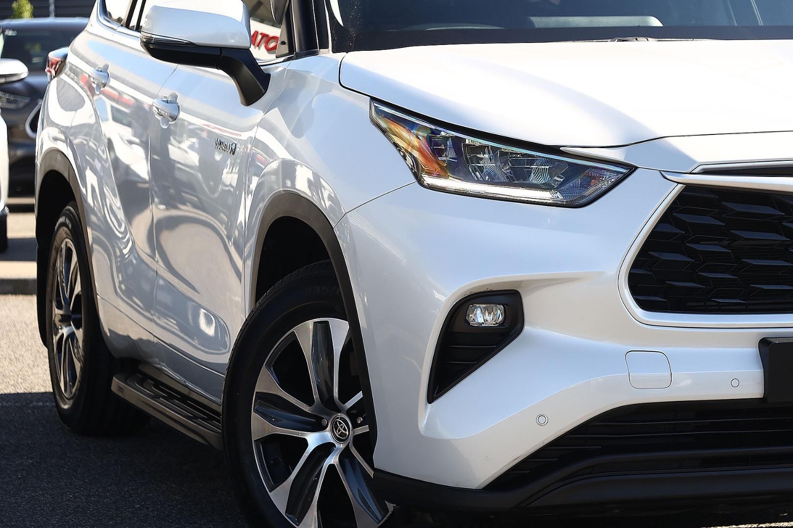 Toyota Kluger image 4