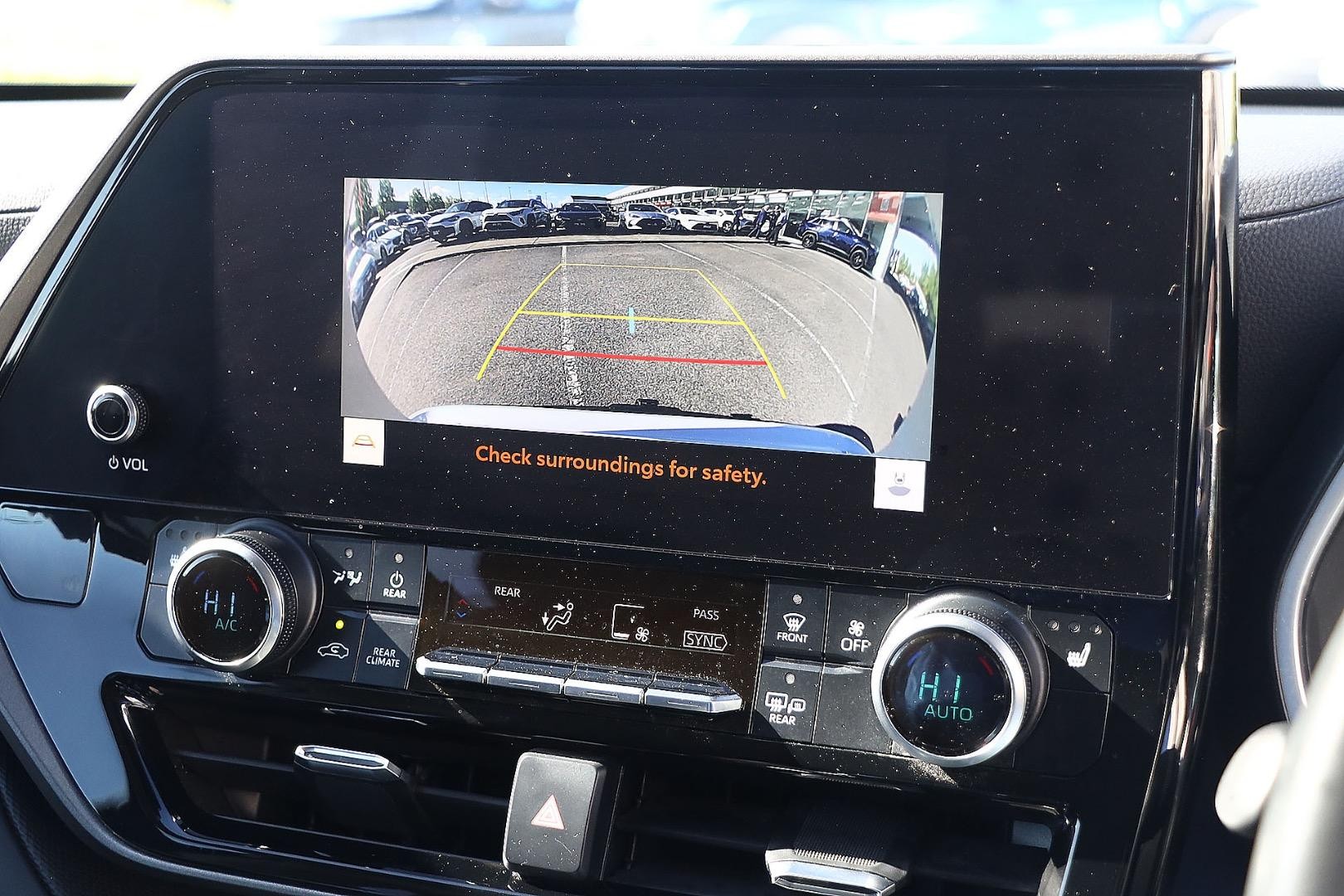 Toyota Kluger image 3