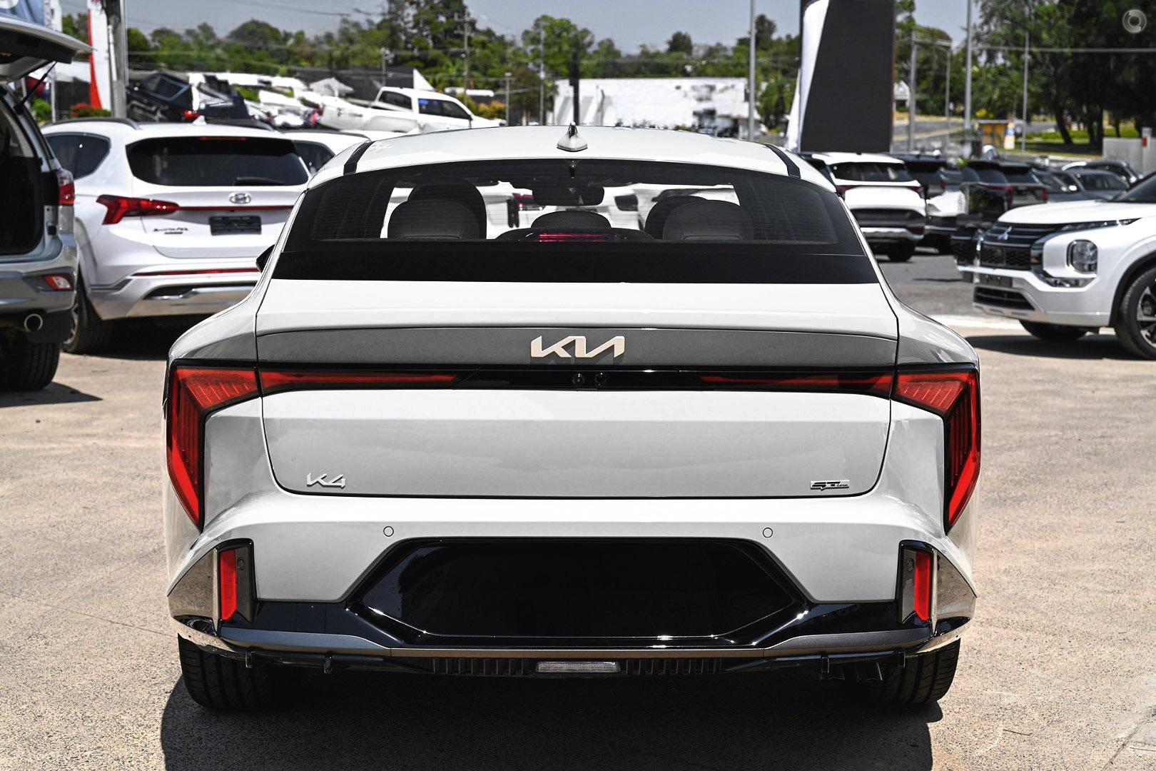 Kia K4 image 3