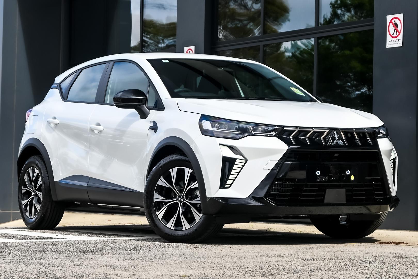 Mitsubishi Asx image 1