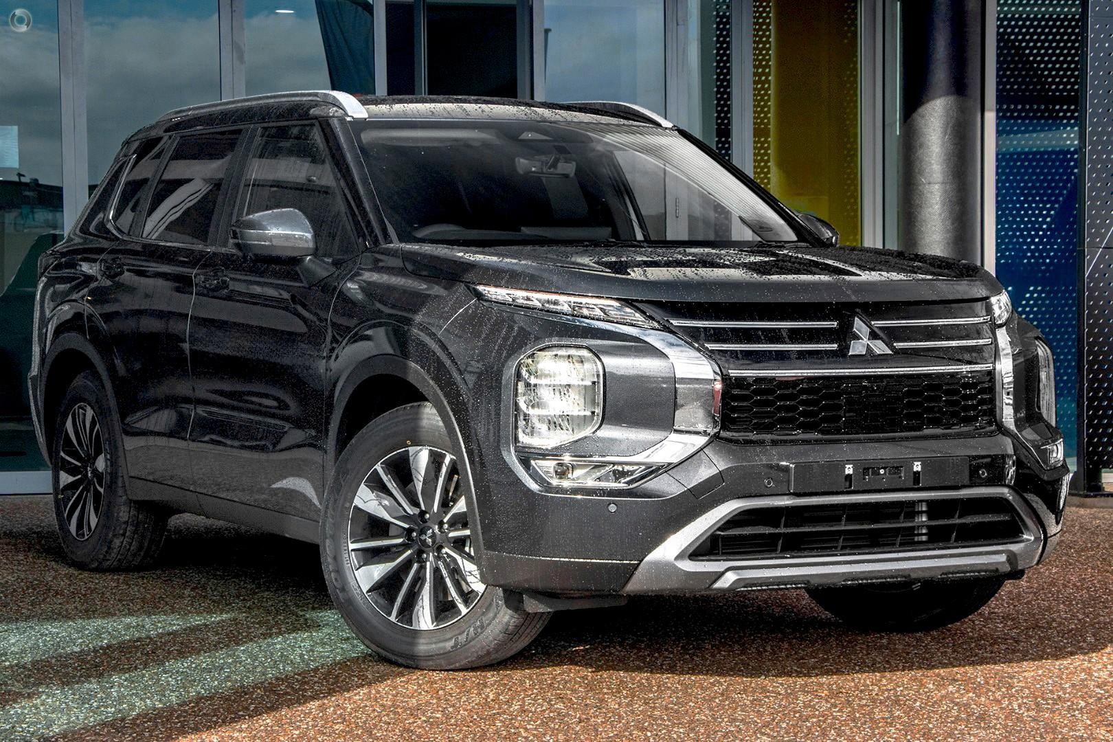 Mitsubishi Outlander image 1