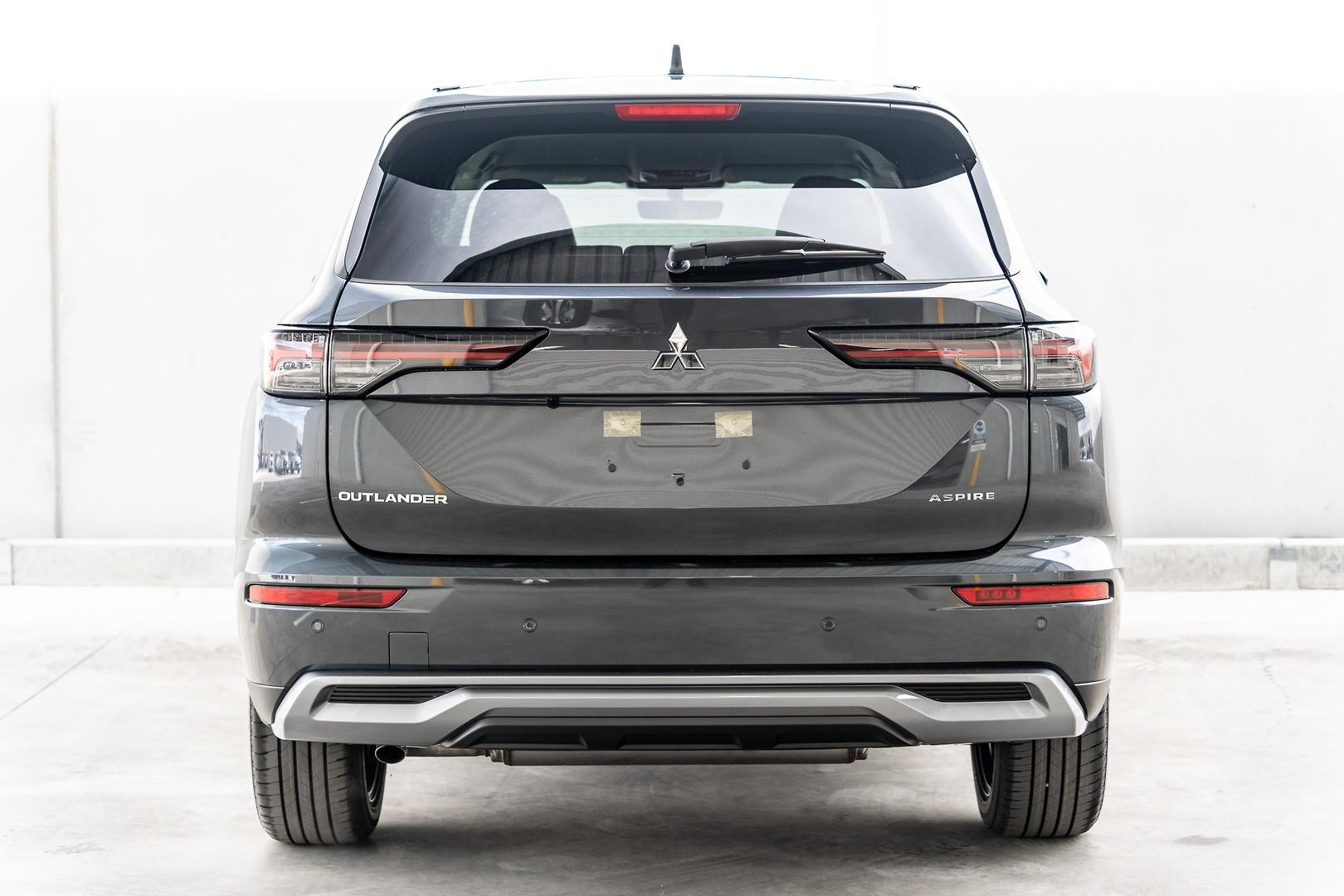 Mitsubishi Outlander image 3