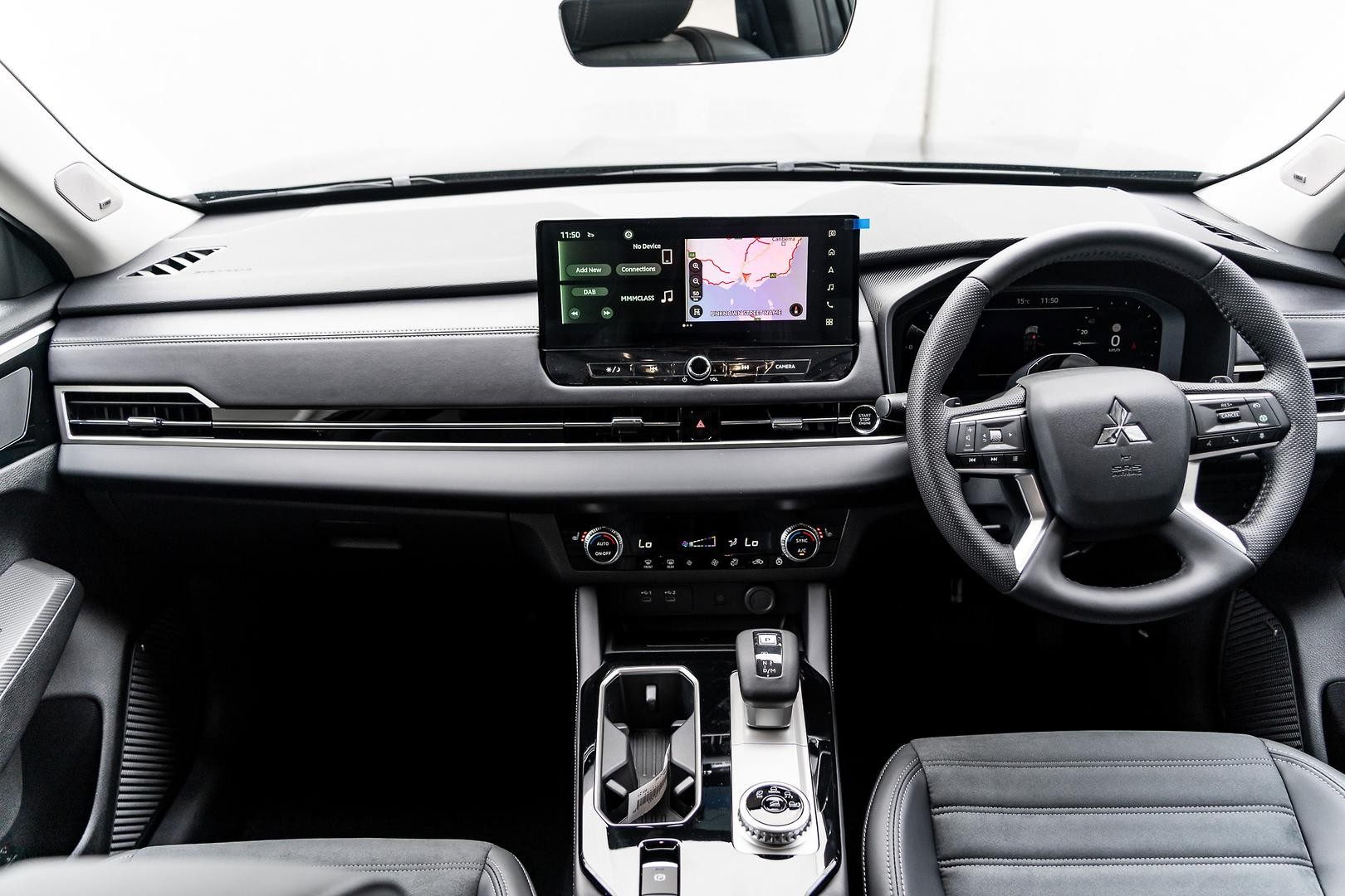 Mitsubishi Outlander image 4