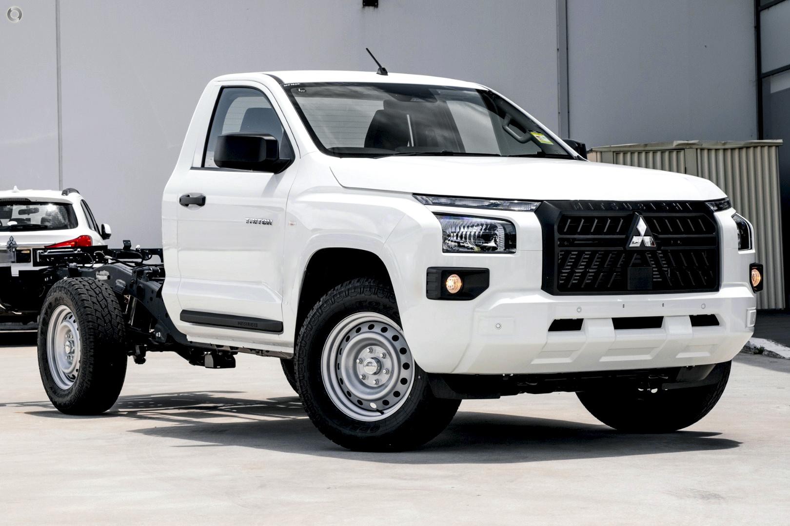 Mitsubishi Triton image 1