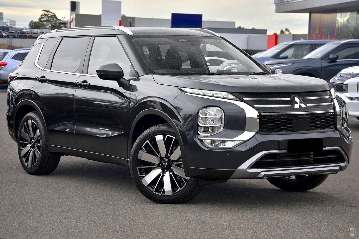 Mitsubishi Outlander image 1