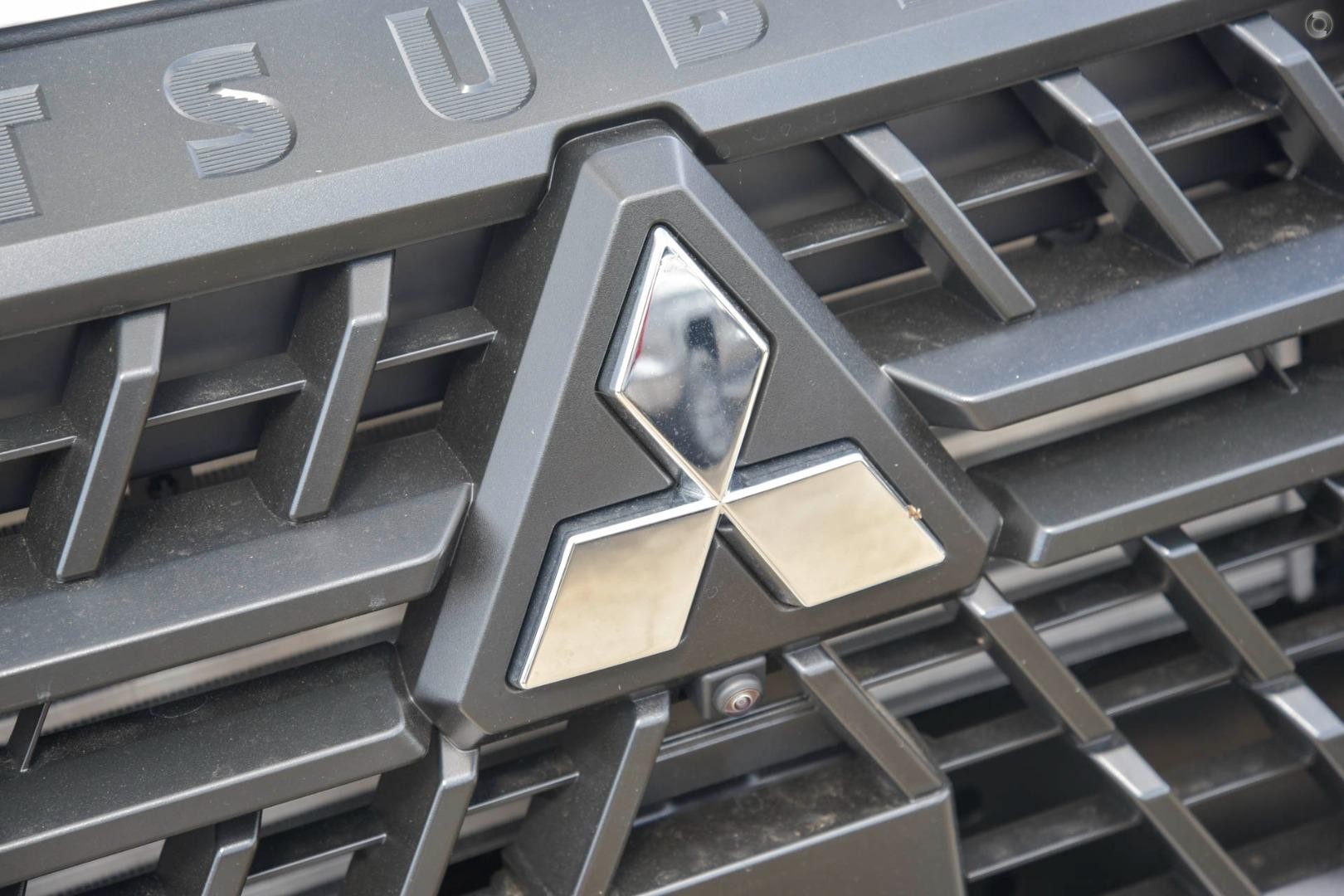 Mitsubishi Triton image 2