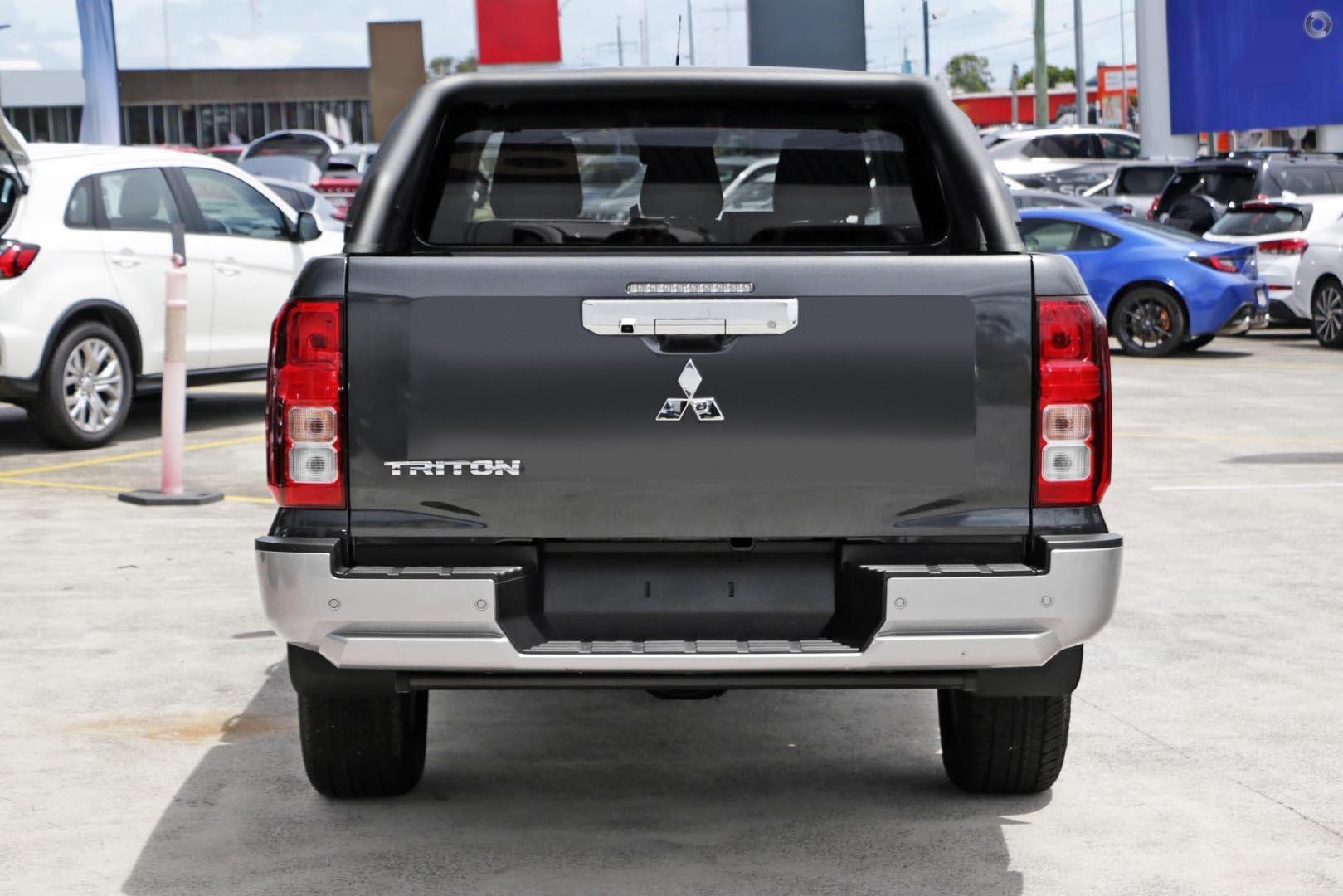Mitsubishi Triton image 4