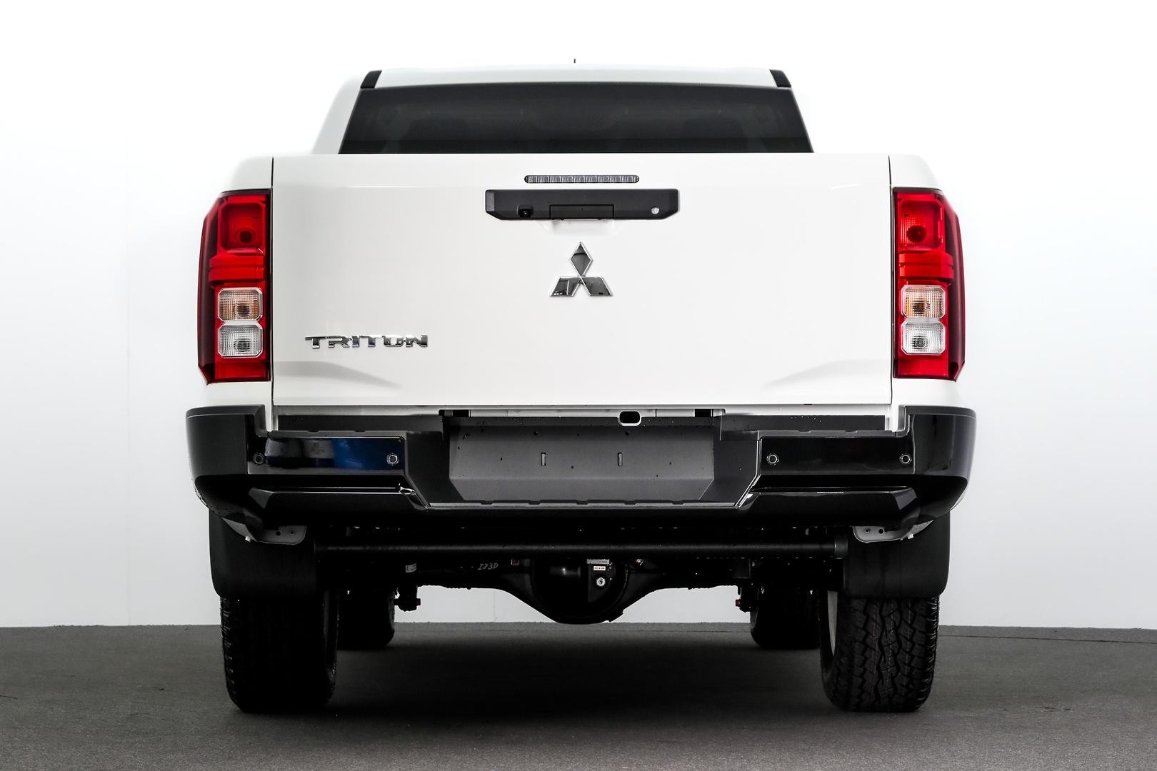 Mitsubishi Triton image 3
