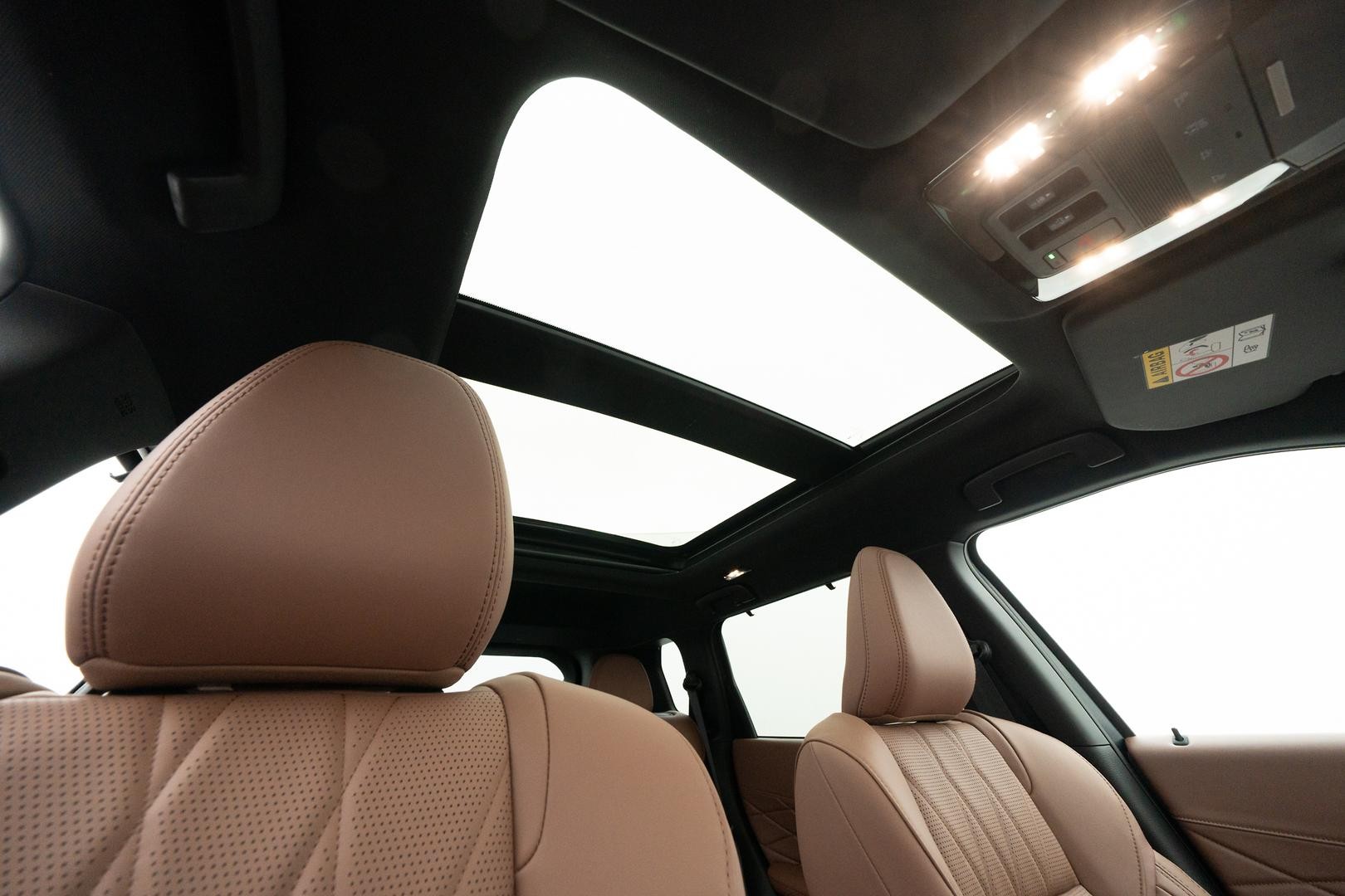 Mitsubishi Outlander image 4