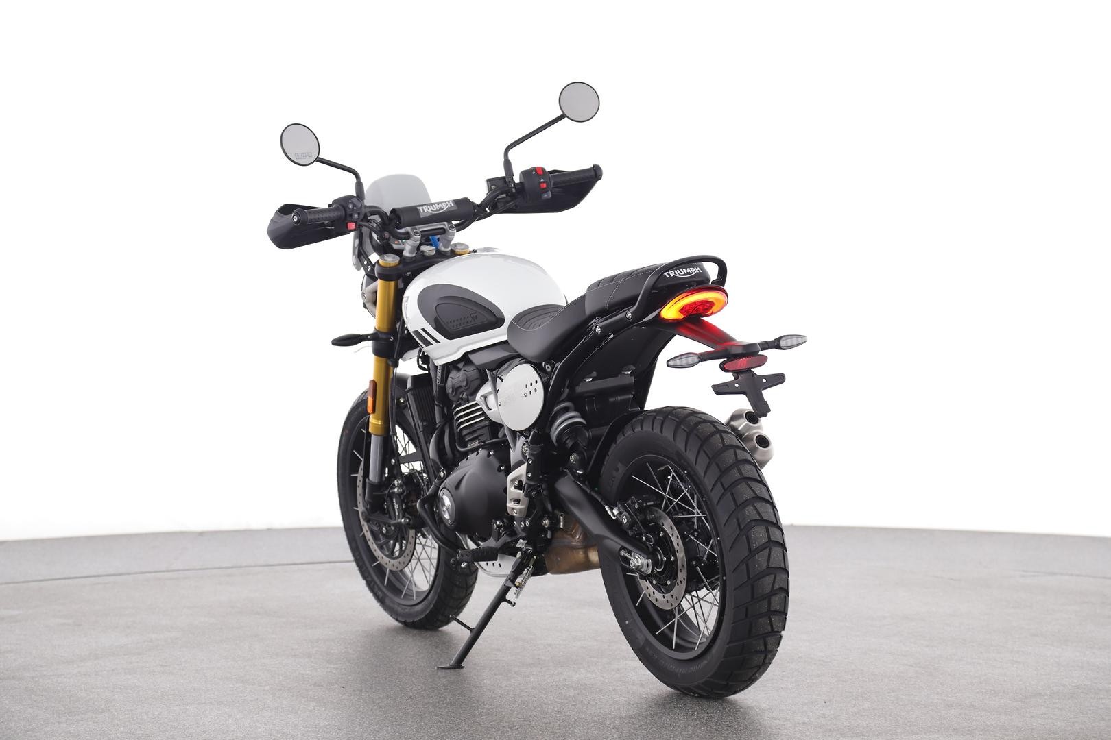 Triumph Scrambler 400 Xc image 3