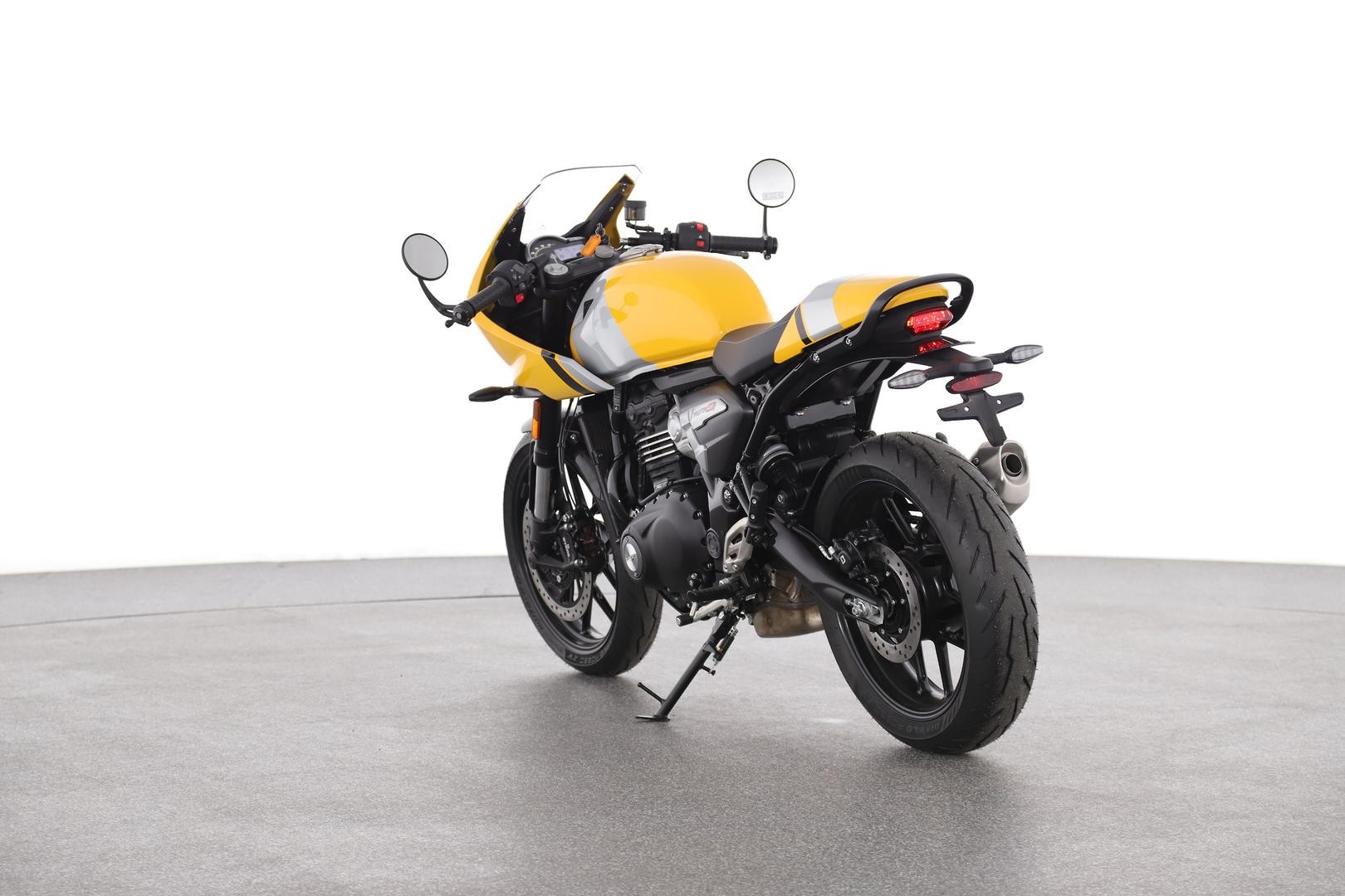 Triumph Thruxton 400 image 3