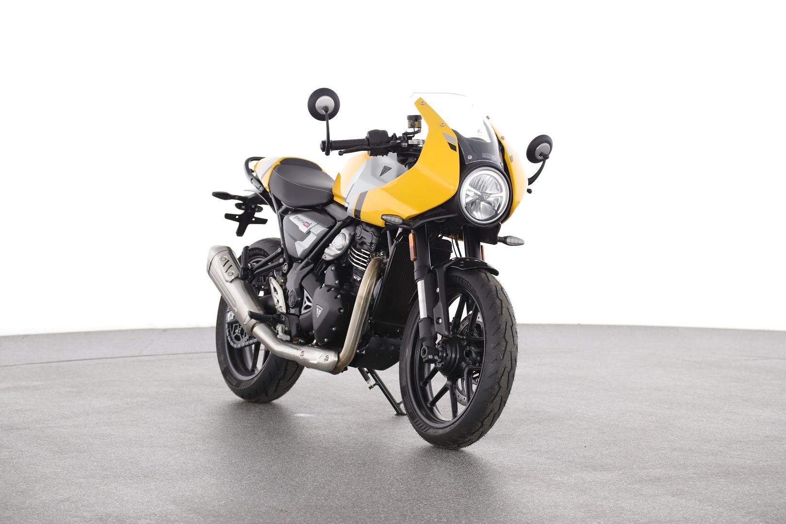 Triumph Thruxton 400 image 2