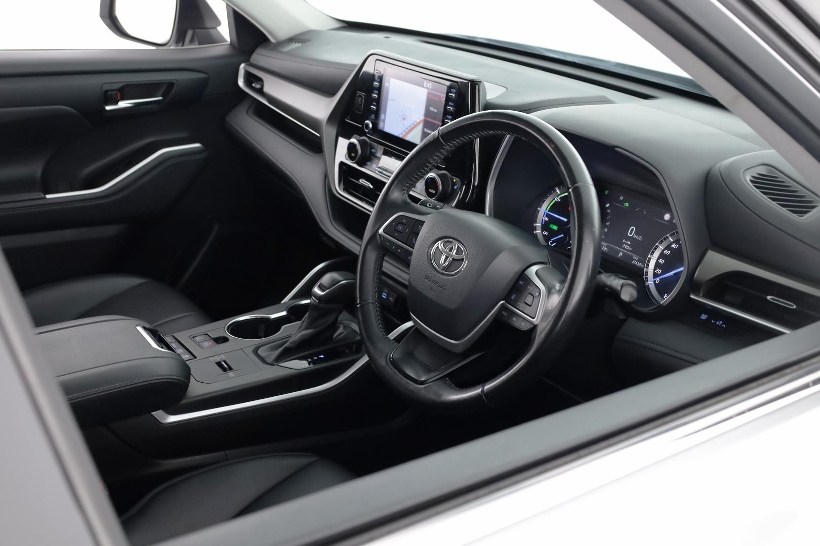 Toyota Kluger image 4