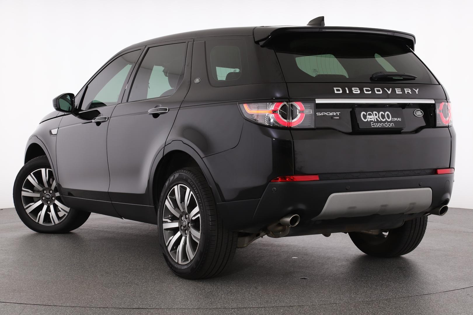Land Rover Discovery Sport image 2