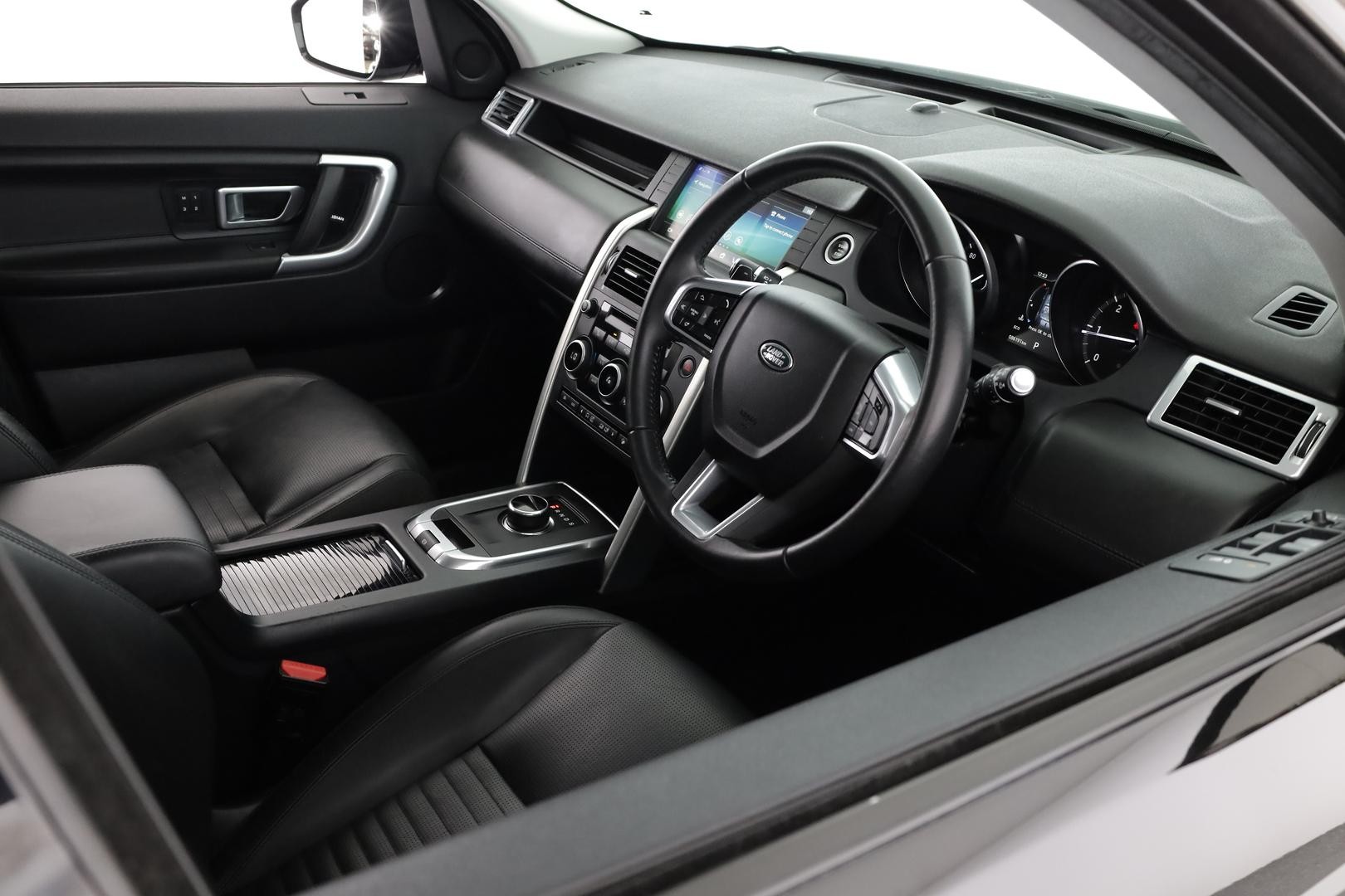 Land Rover Discovery Sport image 4