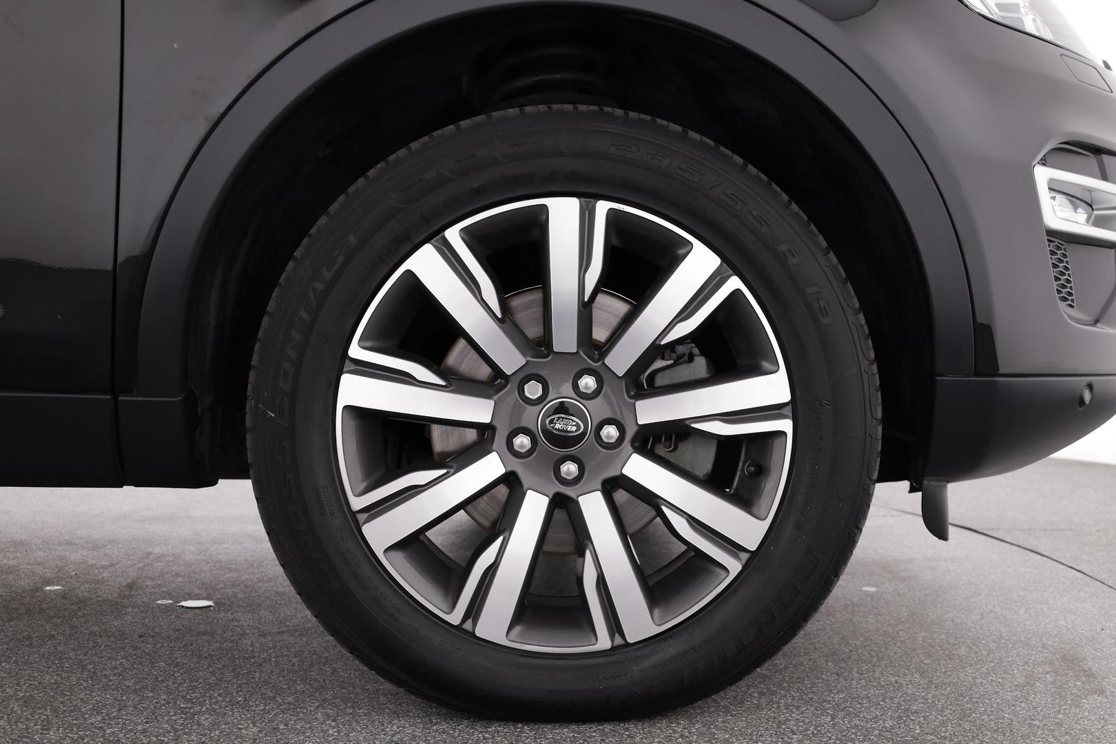 Land Rover Discovery Sport image 3