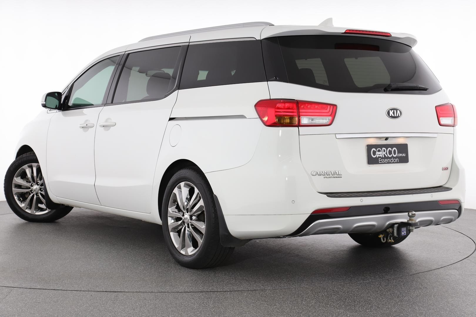 Kia Carnival image 2
